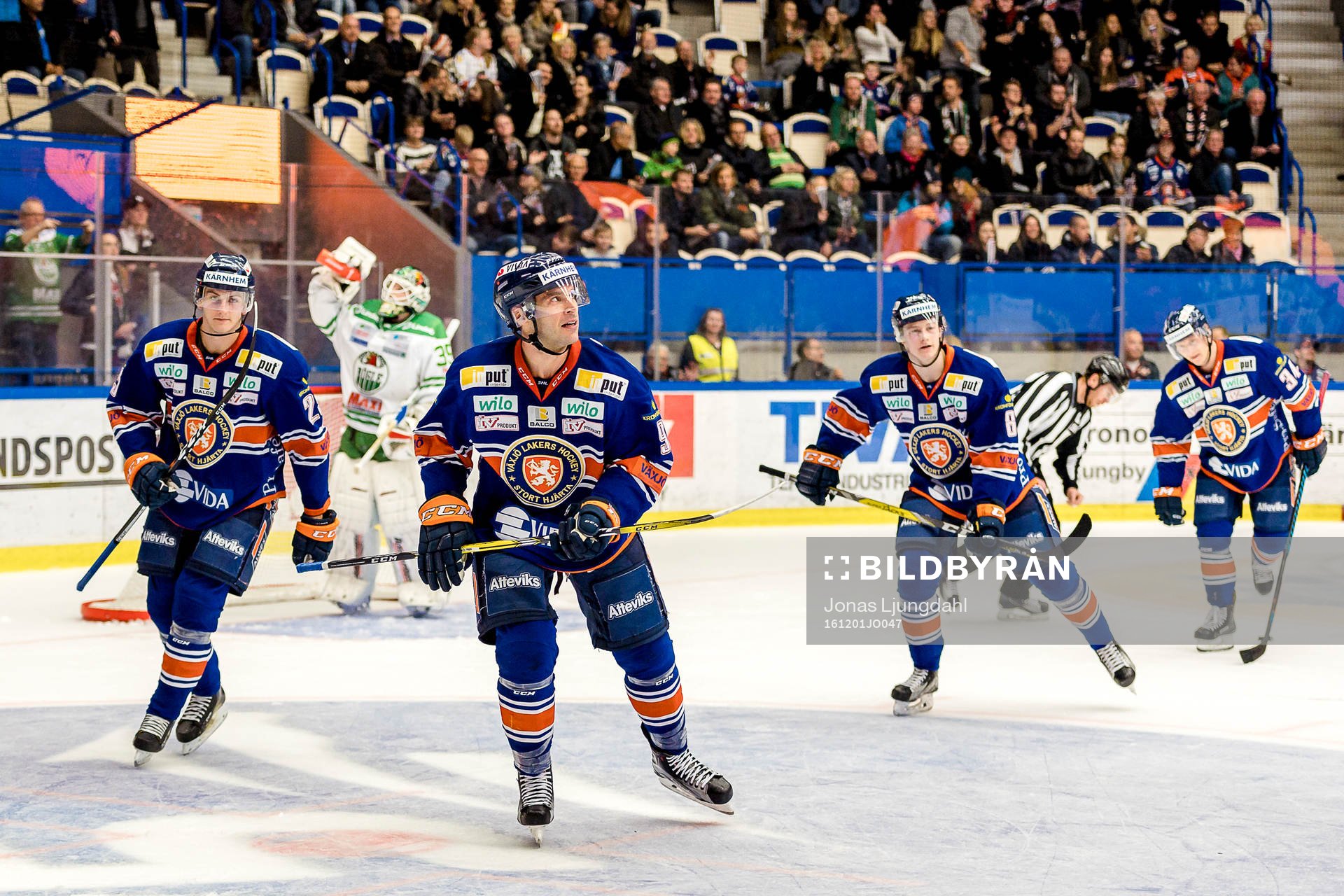 Växjös Josh Hennessy jublar