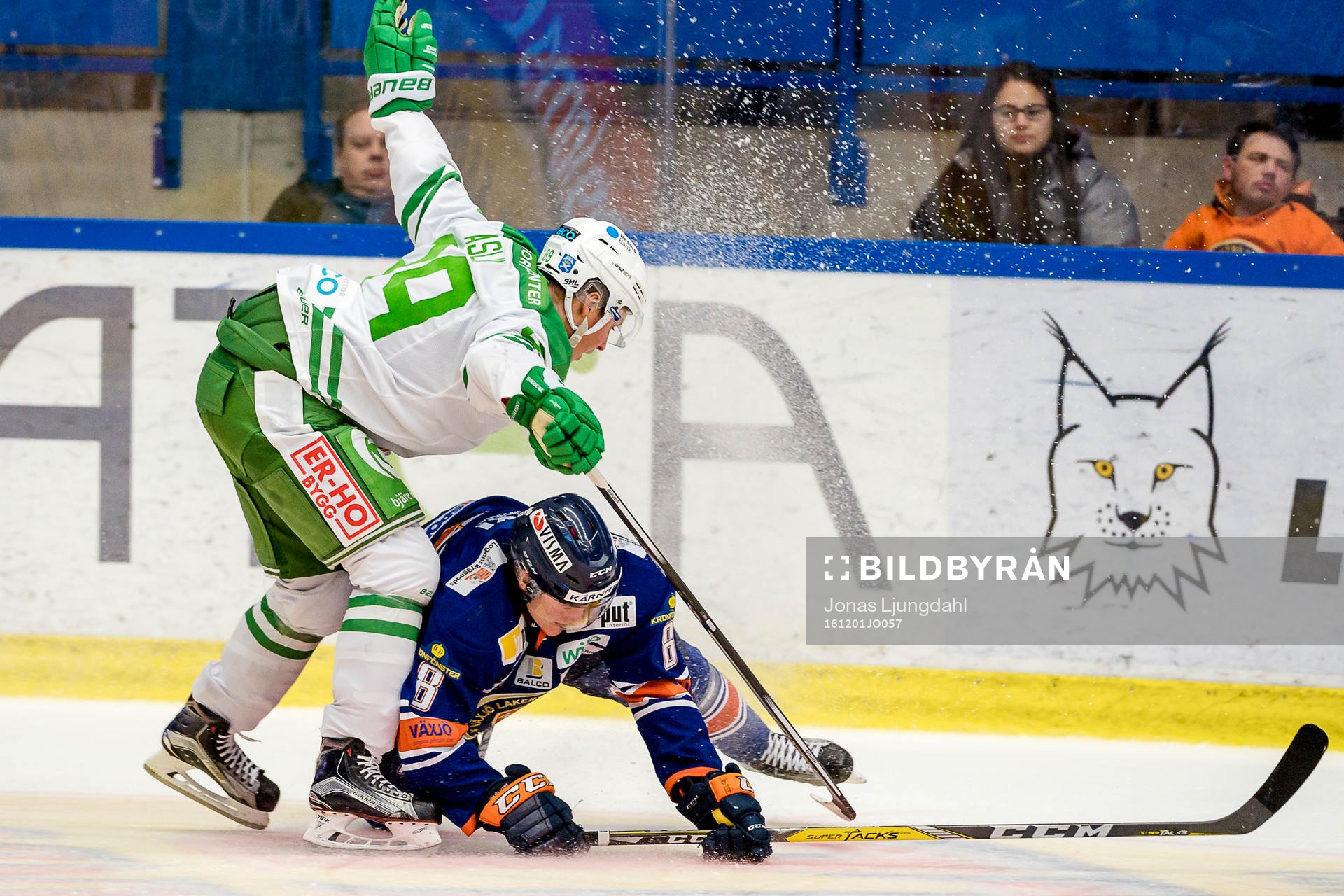 Växjös Lucas Nordsäter faller