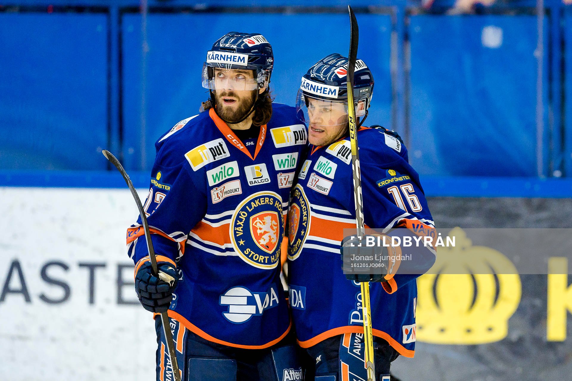 Växjös Ville Leino och Geoff Platt jublar