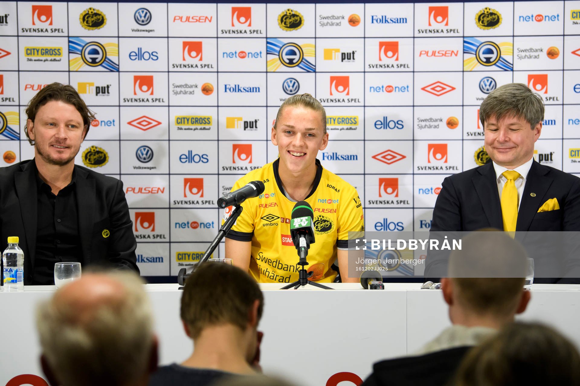 Elfsborgs nyförvärv Jesper Karlsson med klubbchef Stefan