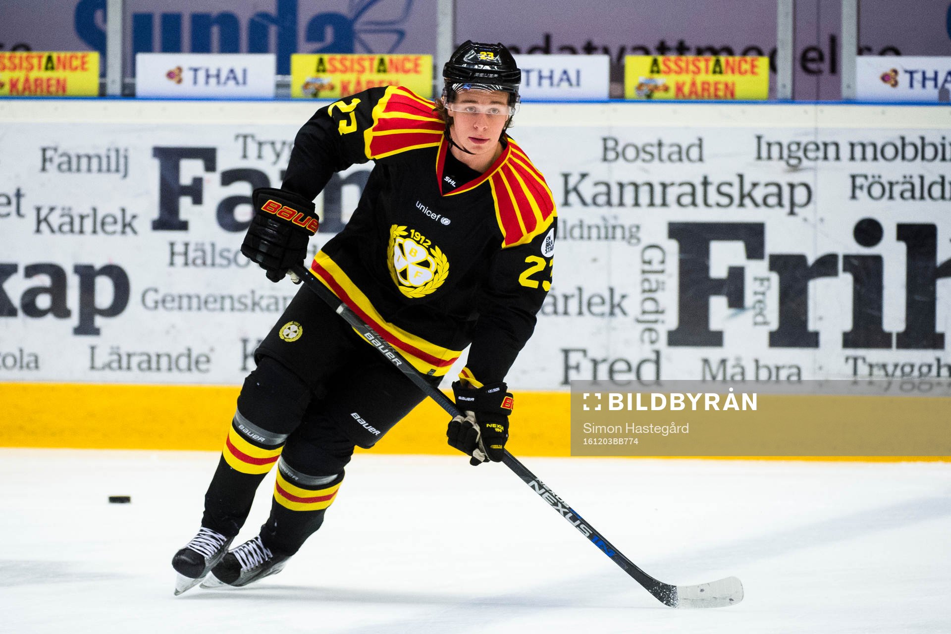Brynäs Lucas Carlsson före ishockeymatchen i SHL mellan