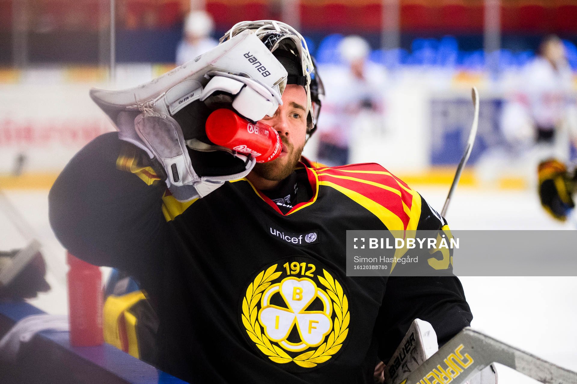 Brynäs målvakt David Rautio före ishockeymatchen i SHL