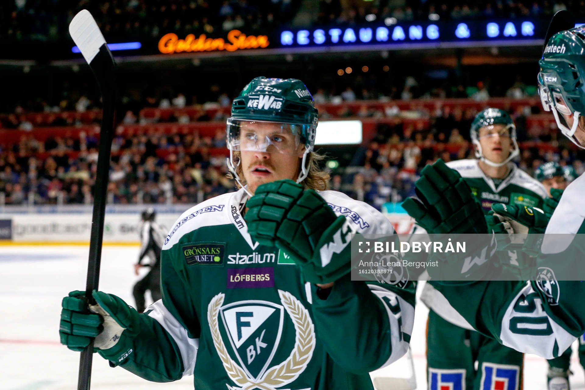 Färjestads Magnus Nygren jublar