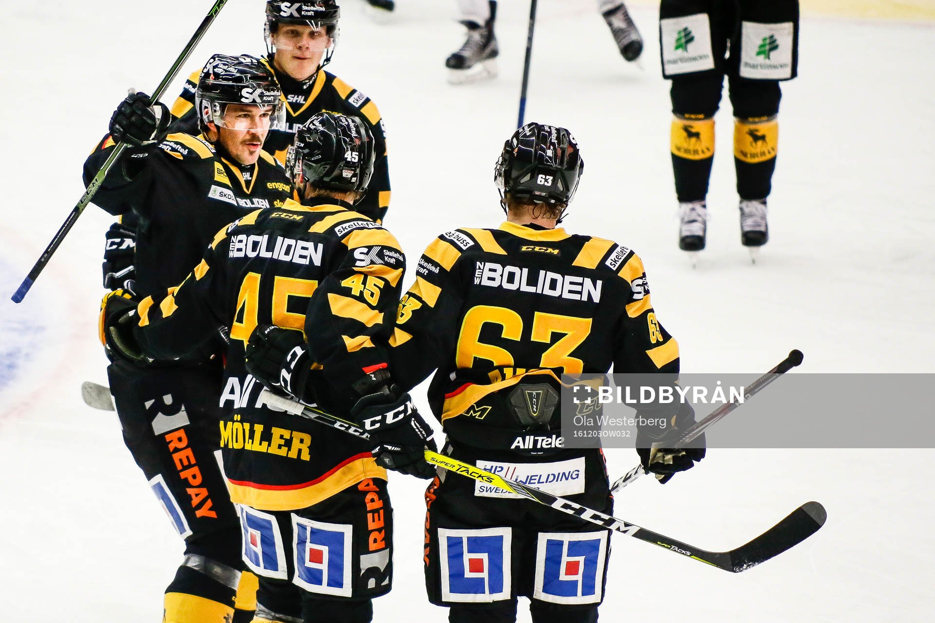 Skellefteås Oscar Möller jublar