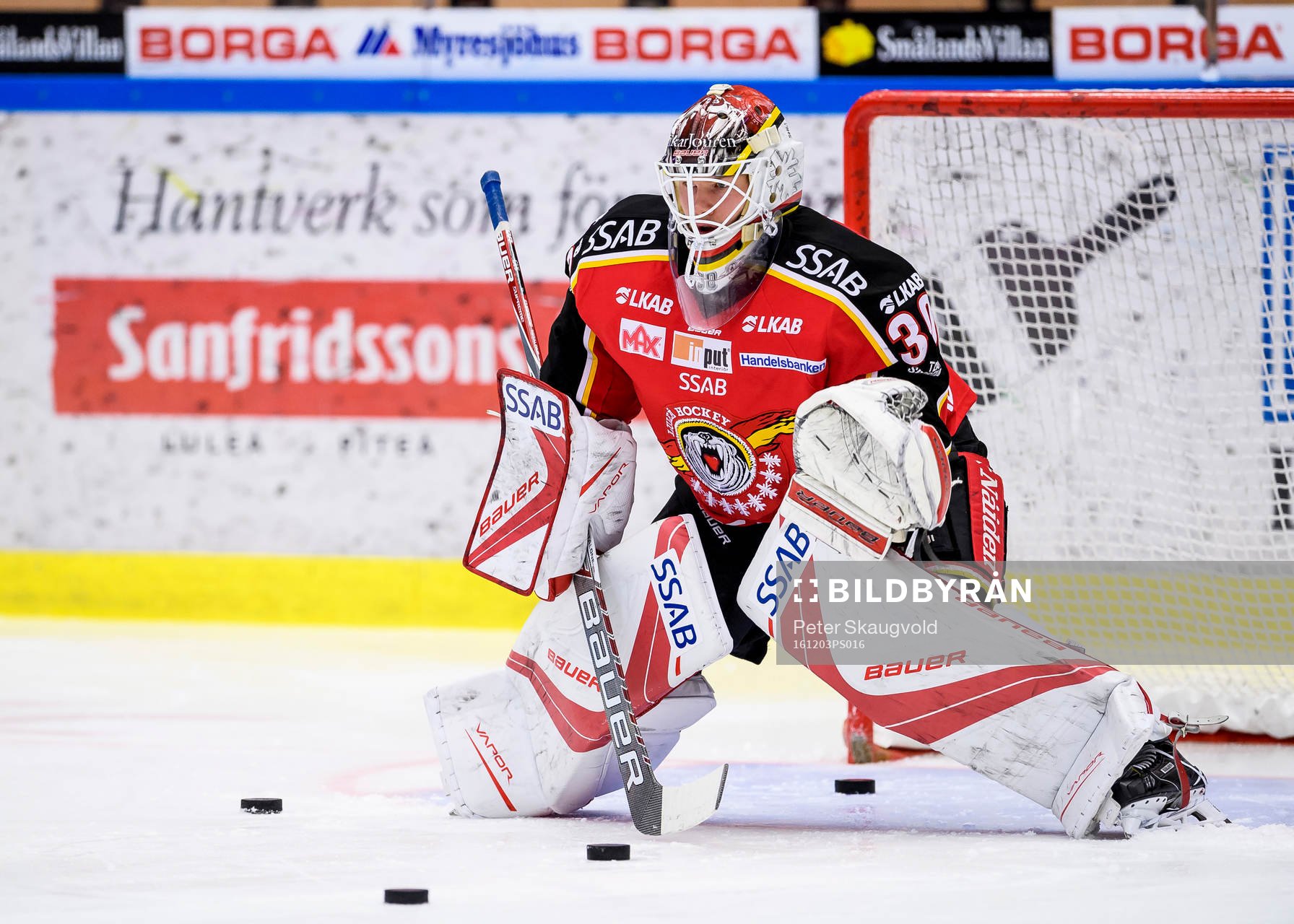Luleås målvakt Filip Gustavsson på uppvärmningen