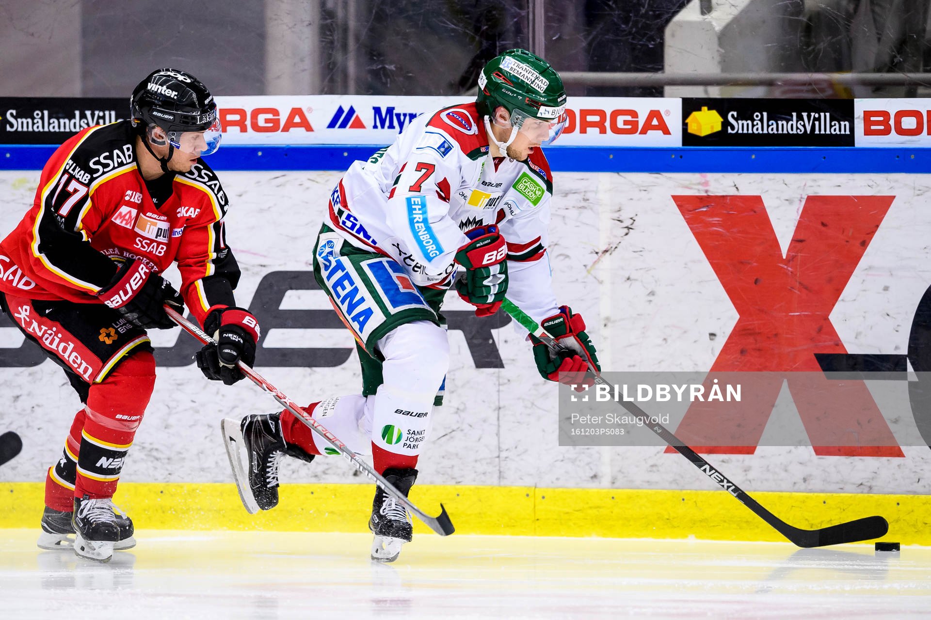 Frölundas Henrik Tömmernes med pucken