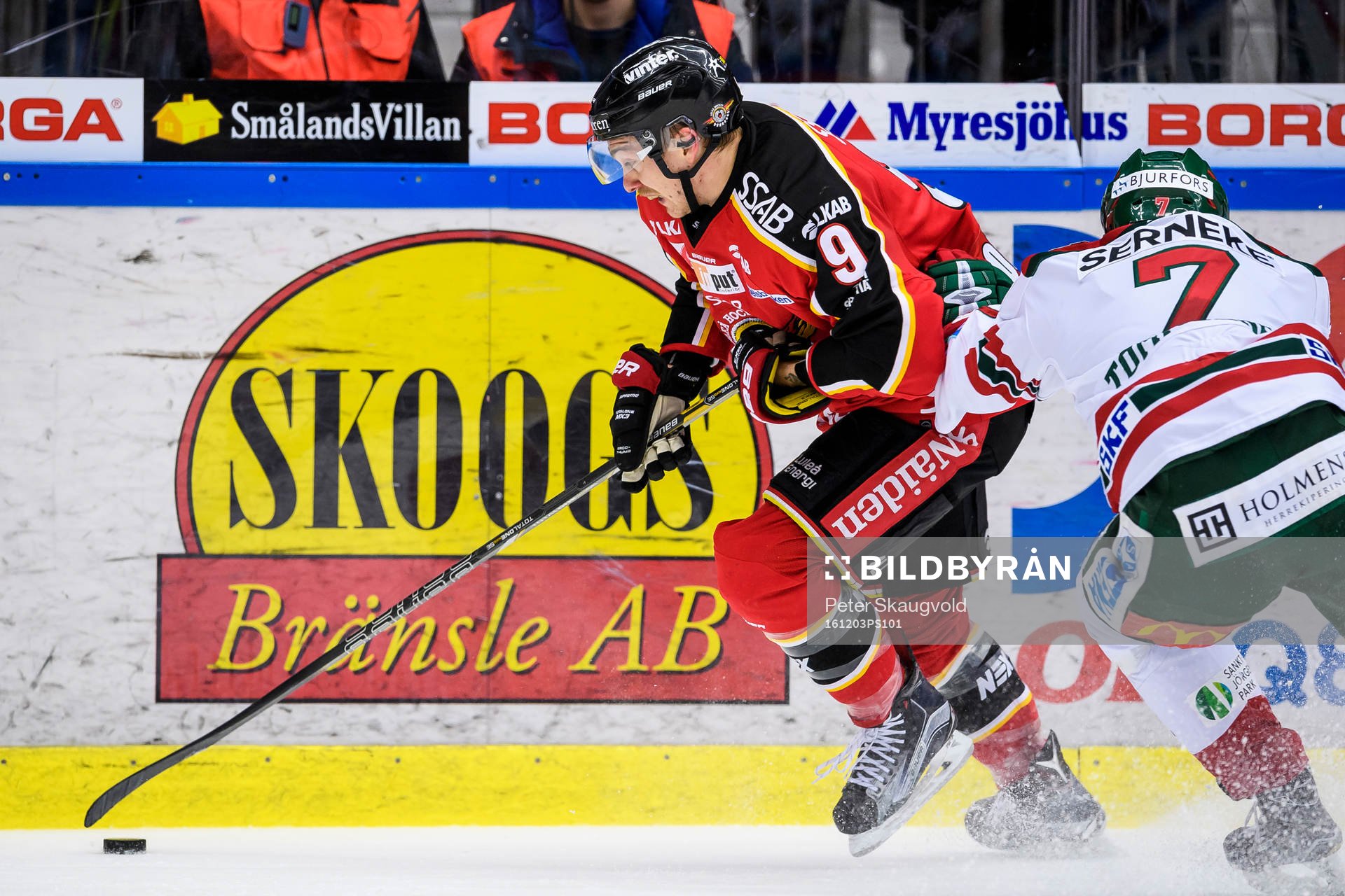 Luleås Johan Forsberg går förbi Frölundas Henrik