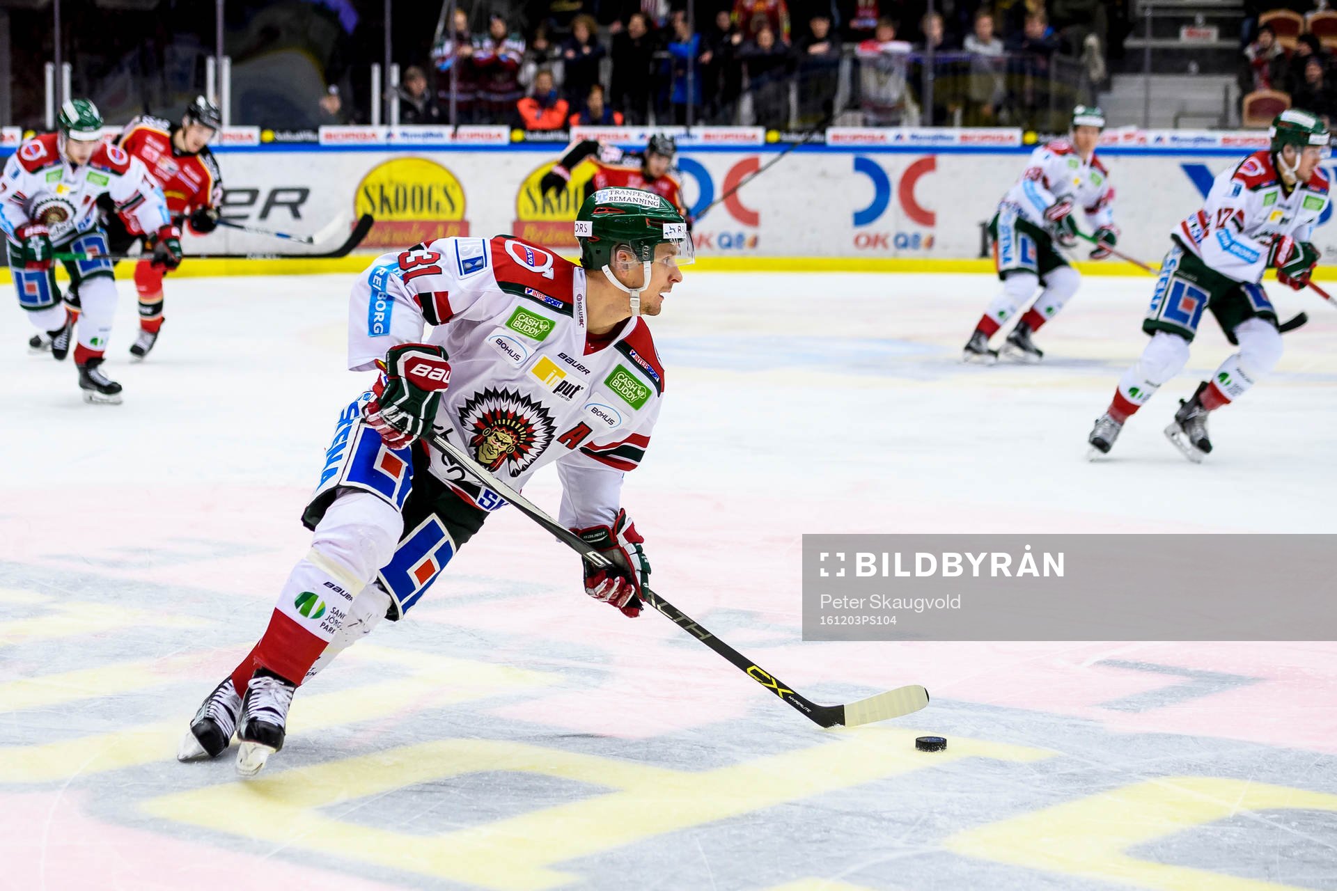 Frölundas Nicklas Lasu med pucken