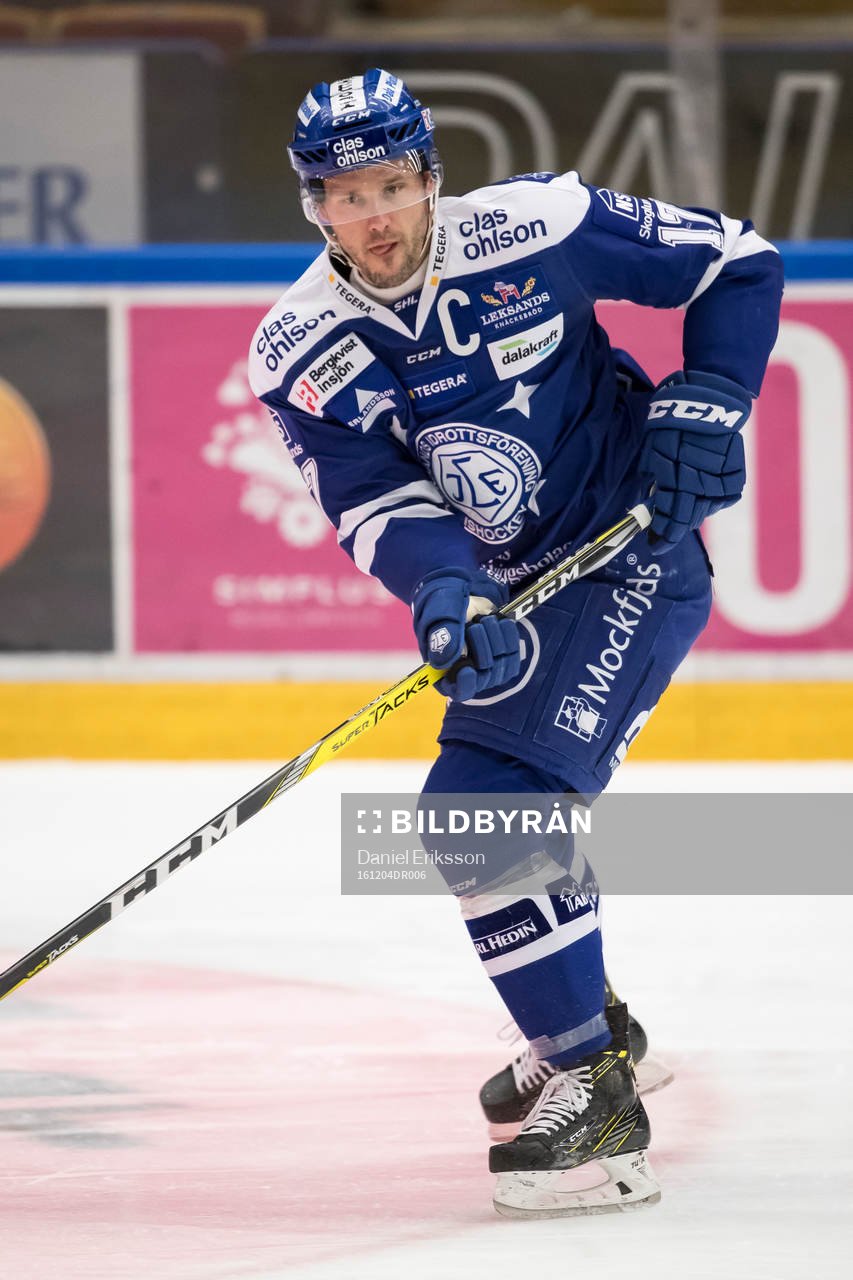 Leksands Jesper Ollas vid uppvärmningen innan