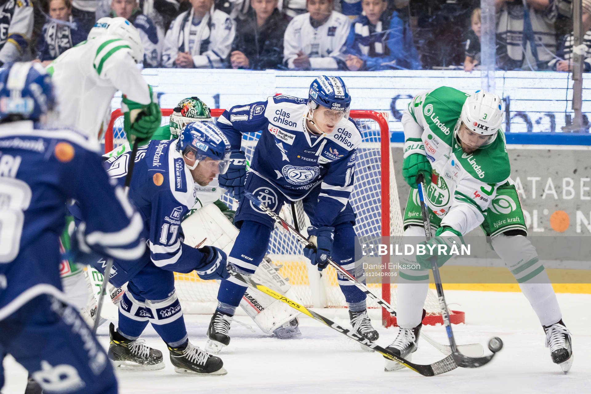 Rögles Almen Bibic rensar bort pucken framför Rögles