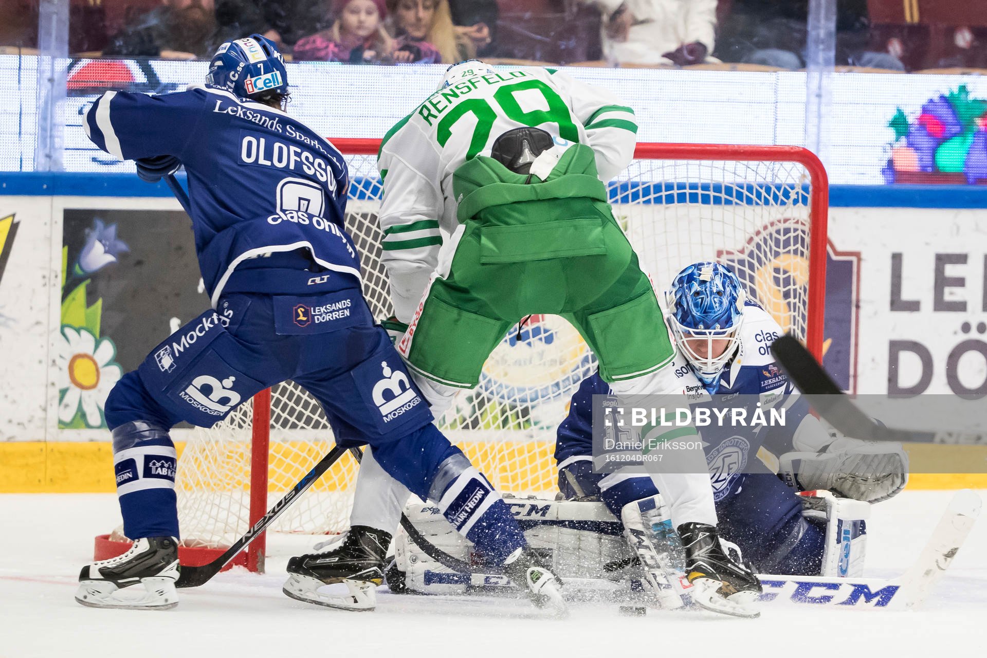 Leksands målvakt Atte Engren räddar chans från Rögles