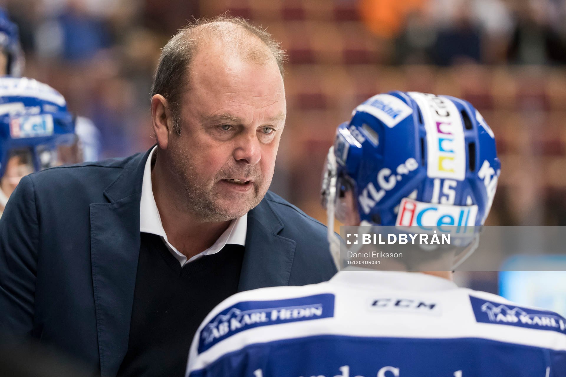 Leksands tränare Per-Erik Johnsson  i ishockeymatchen i