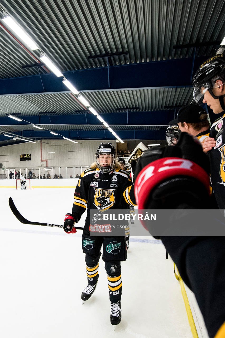 Panterns Marcus Sylvegård jublar