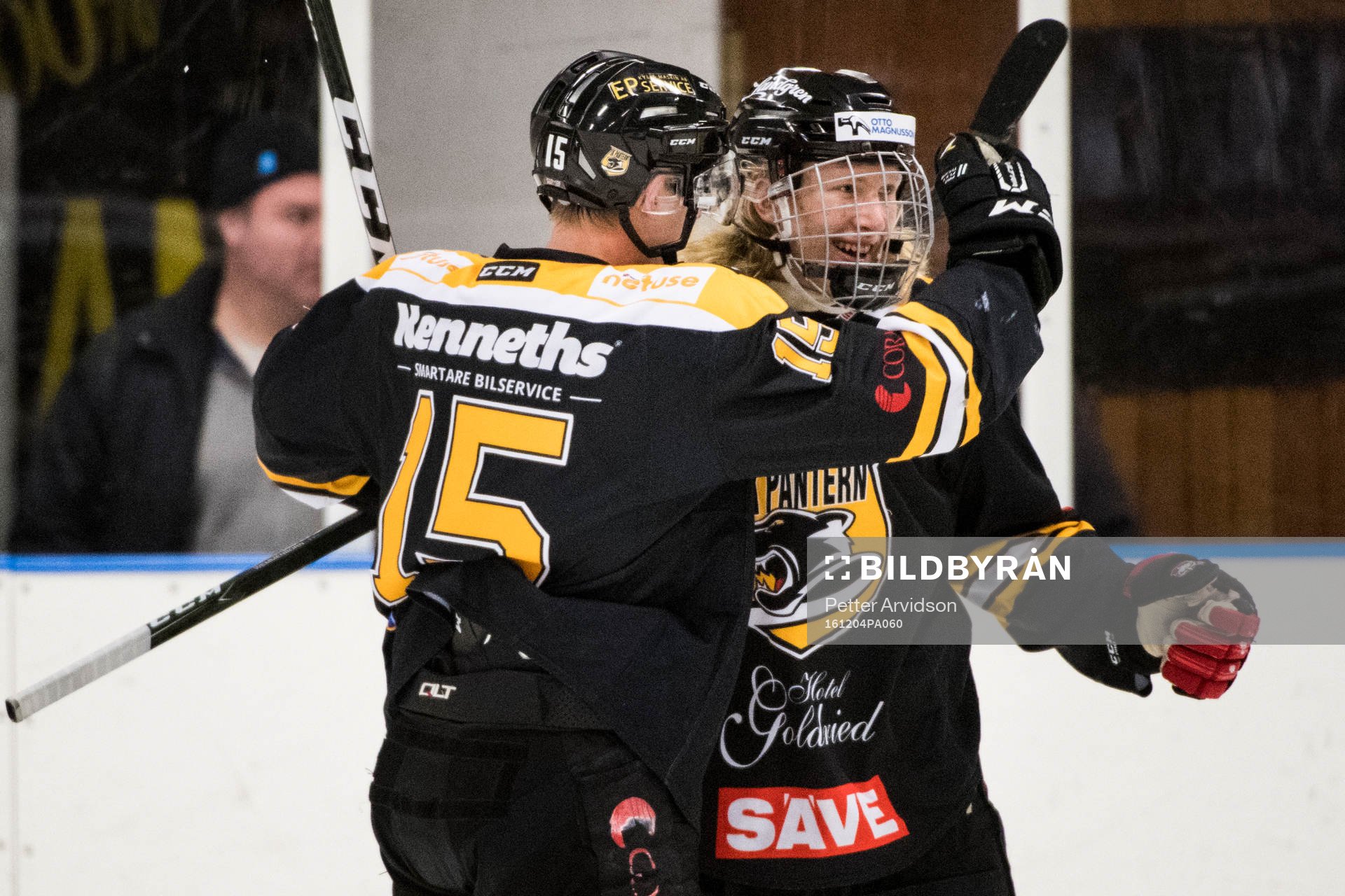 Panterns Marcus Sylvegård jublar med Alex Wemmenborn