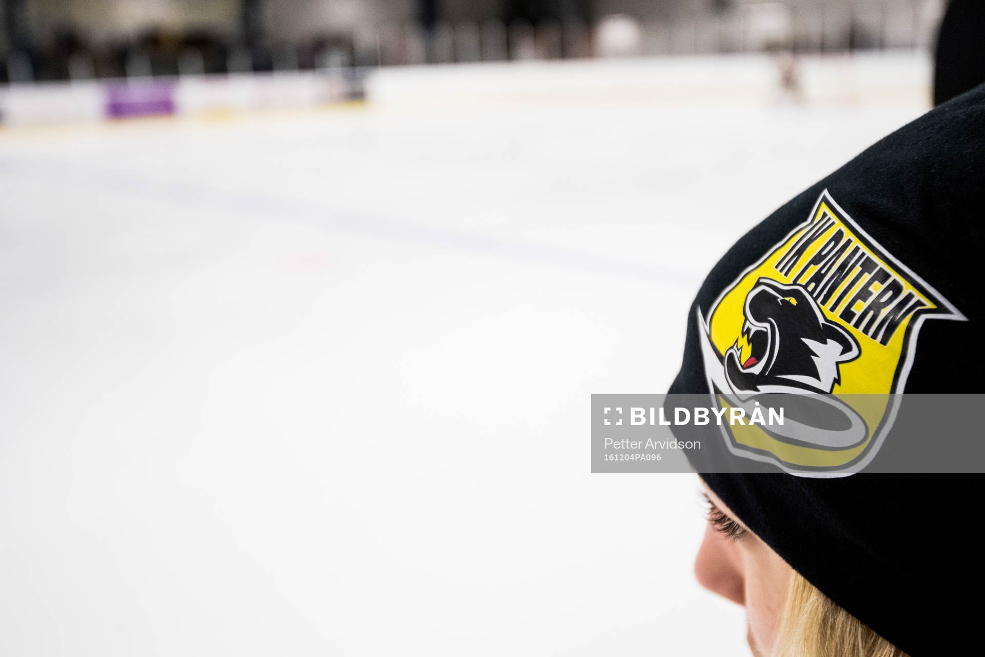Panterns klubbmärke som emblem på en mössa