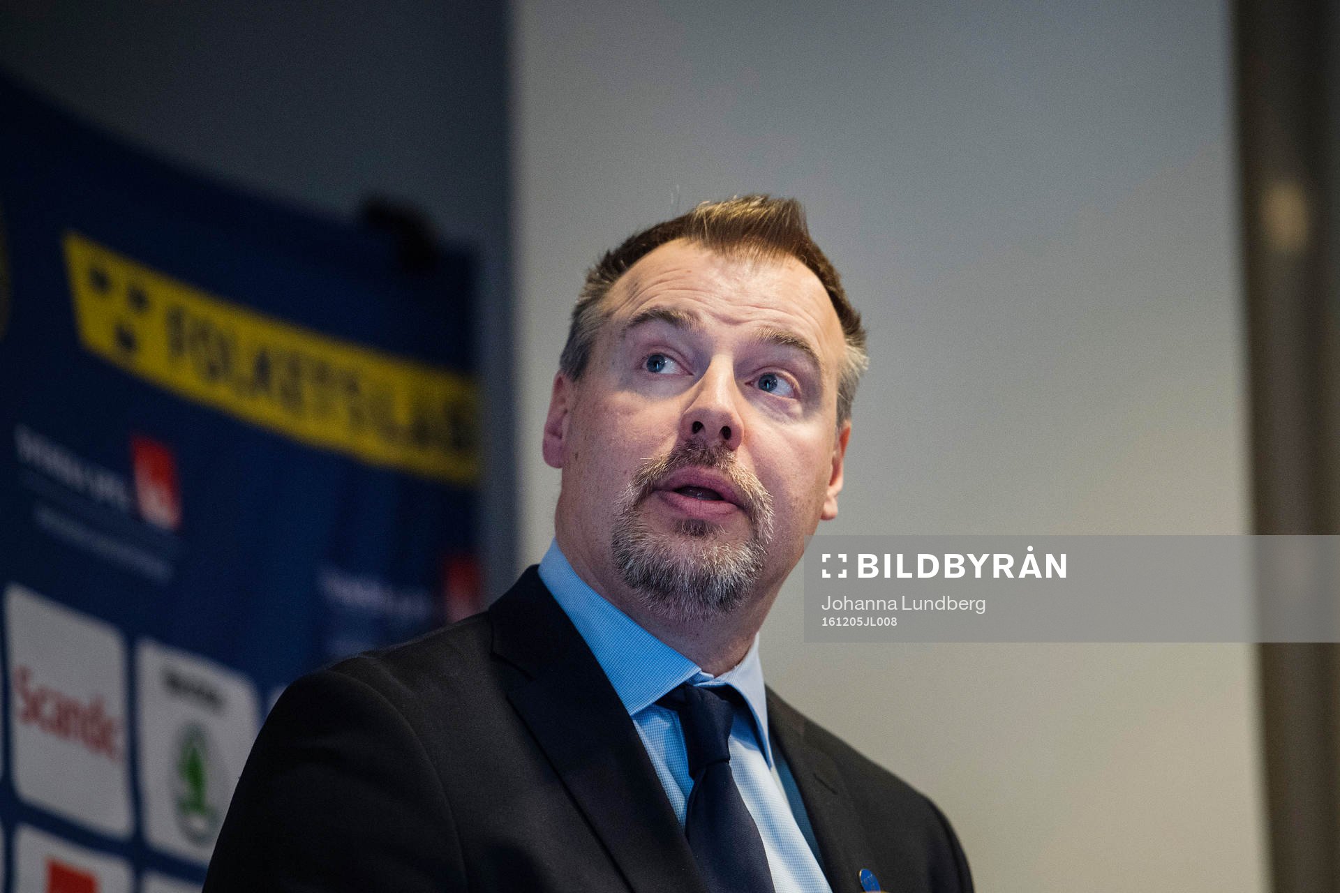 Förbundskapten Rikard Grönborg presenterar truppen till