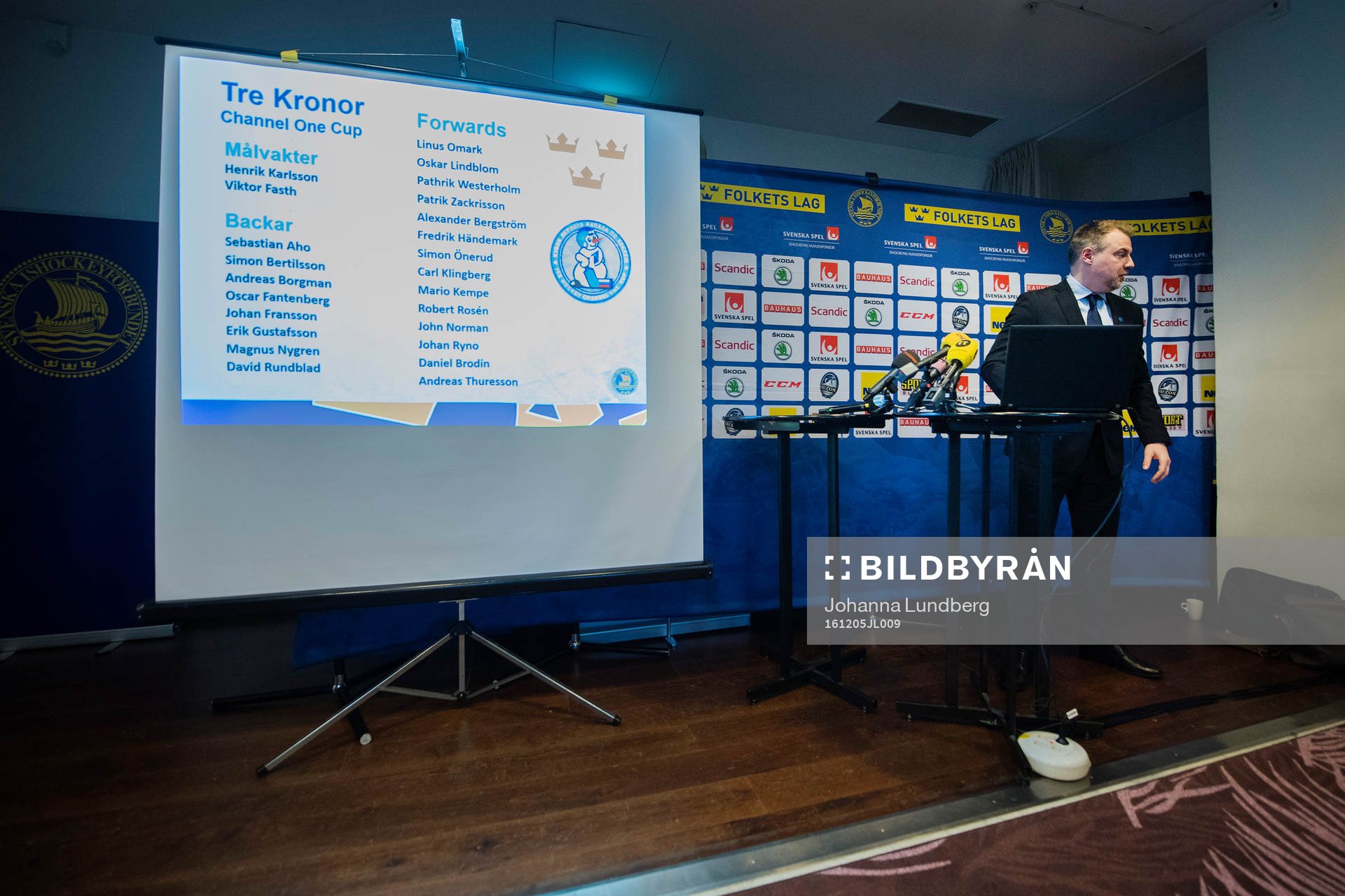 Förbundskapten Rikard Grönborg presenterar truppen till