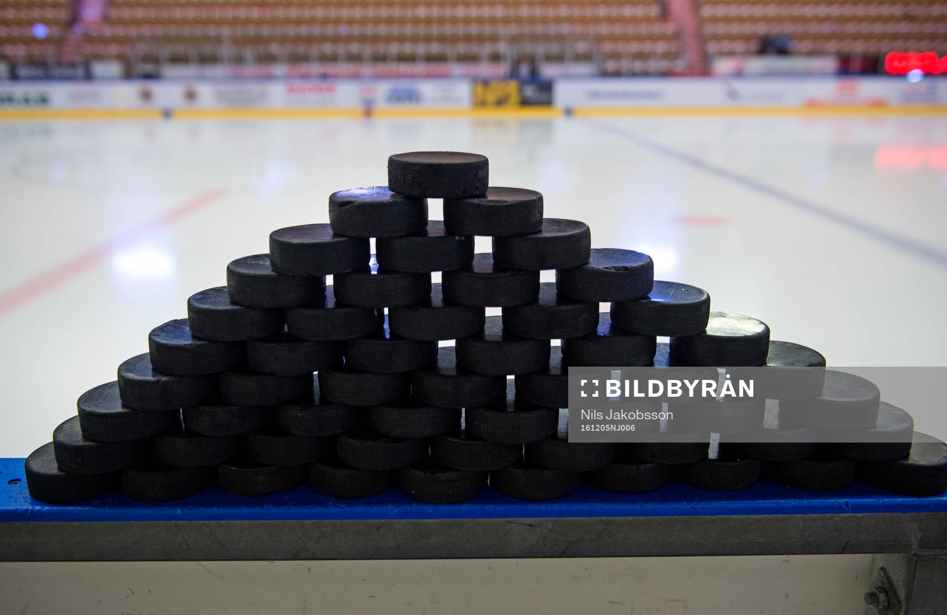 Staplade puckar matchen i hockeyallsvenskan mellan Timrå