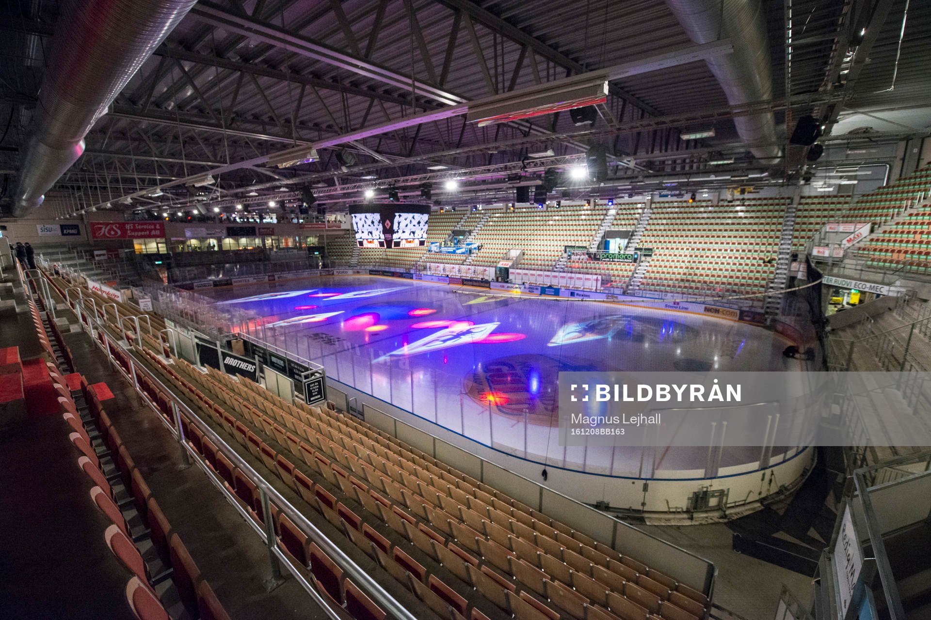 ABB Arena Rosenholm interiört innan  ishockeymatchen i SHL