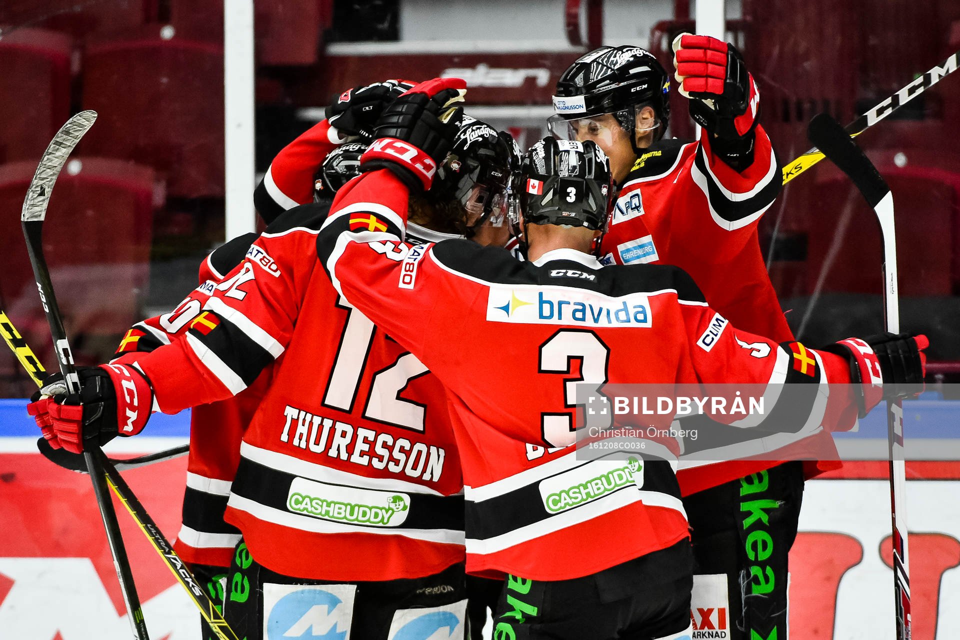 Malmö Redhawks spelare jublar