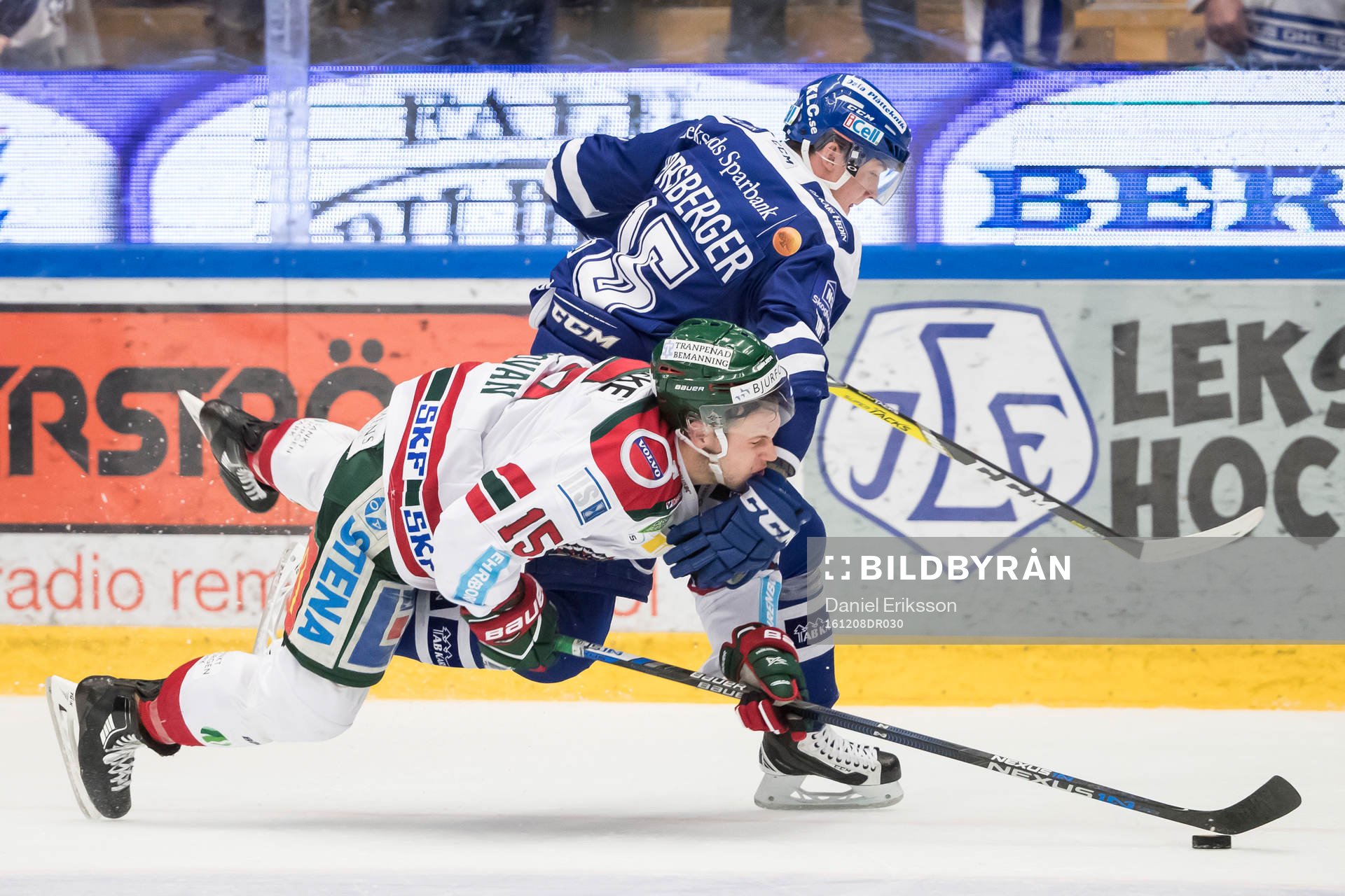 Frölundas Matt Donovan  faller