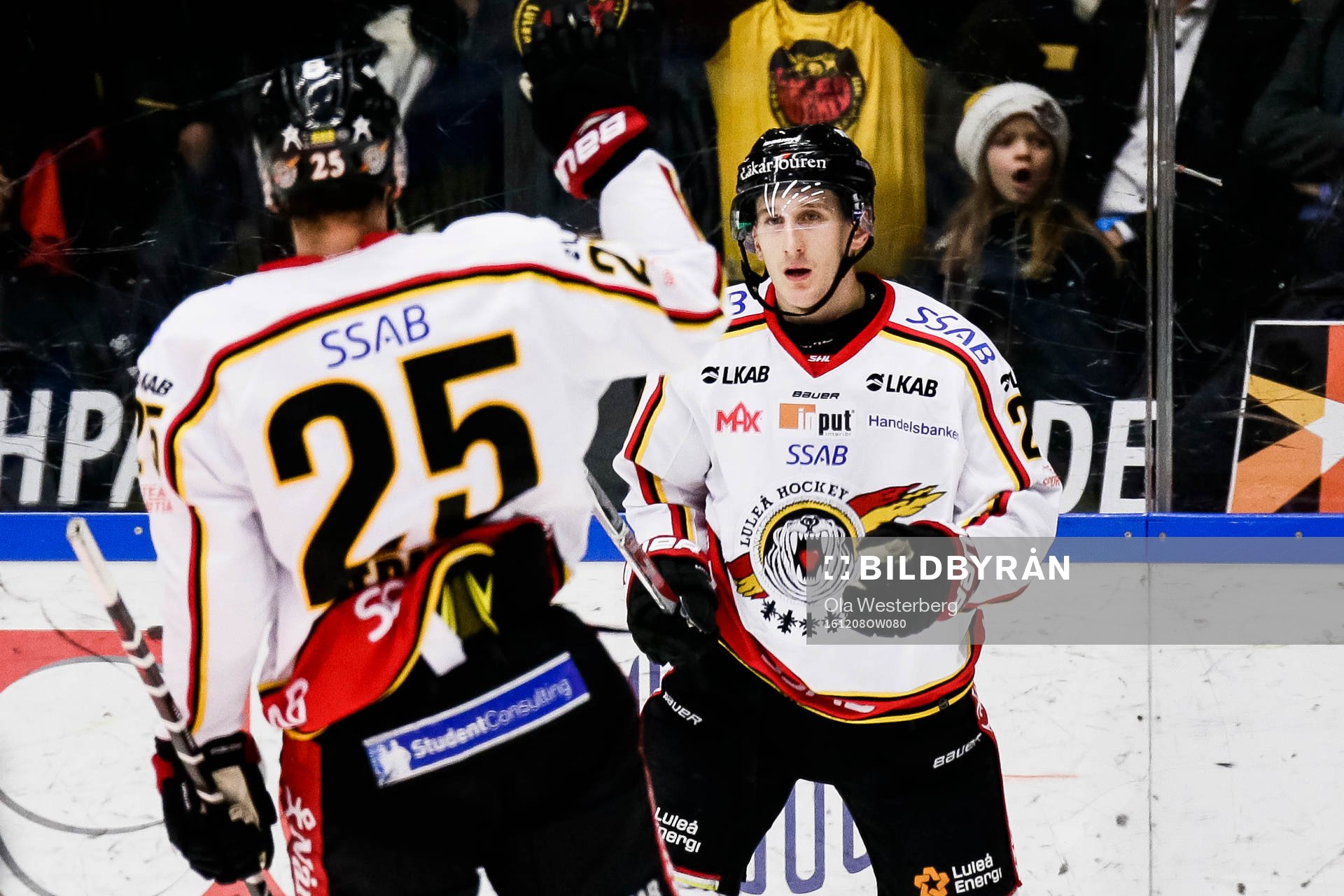 Luleås Anton Hedman och Bill Sweatt jublar