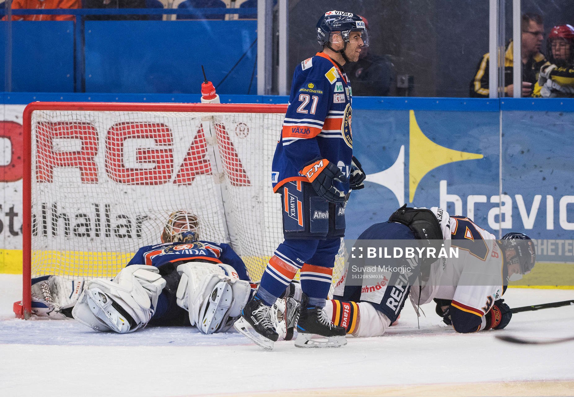 Växjös målvakt Joacim Eriksson och Cory Murphy samt