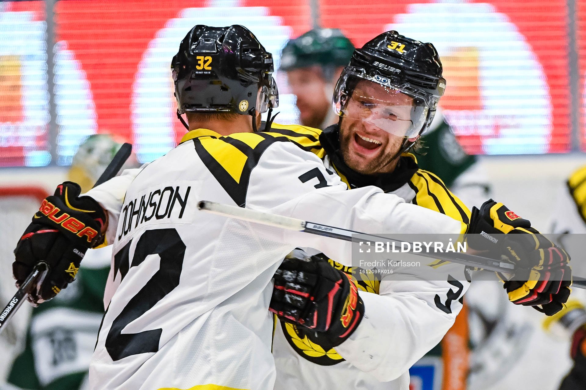 Brynäs Nick Johnson och Jonathan Granström jublar