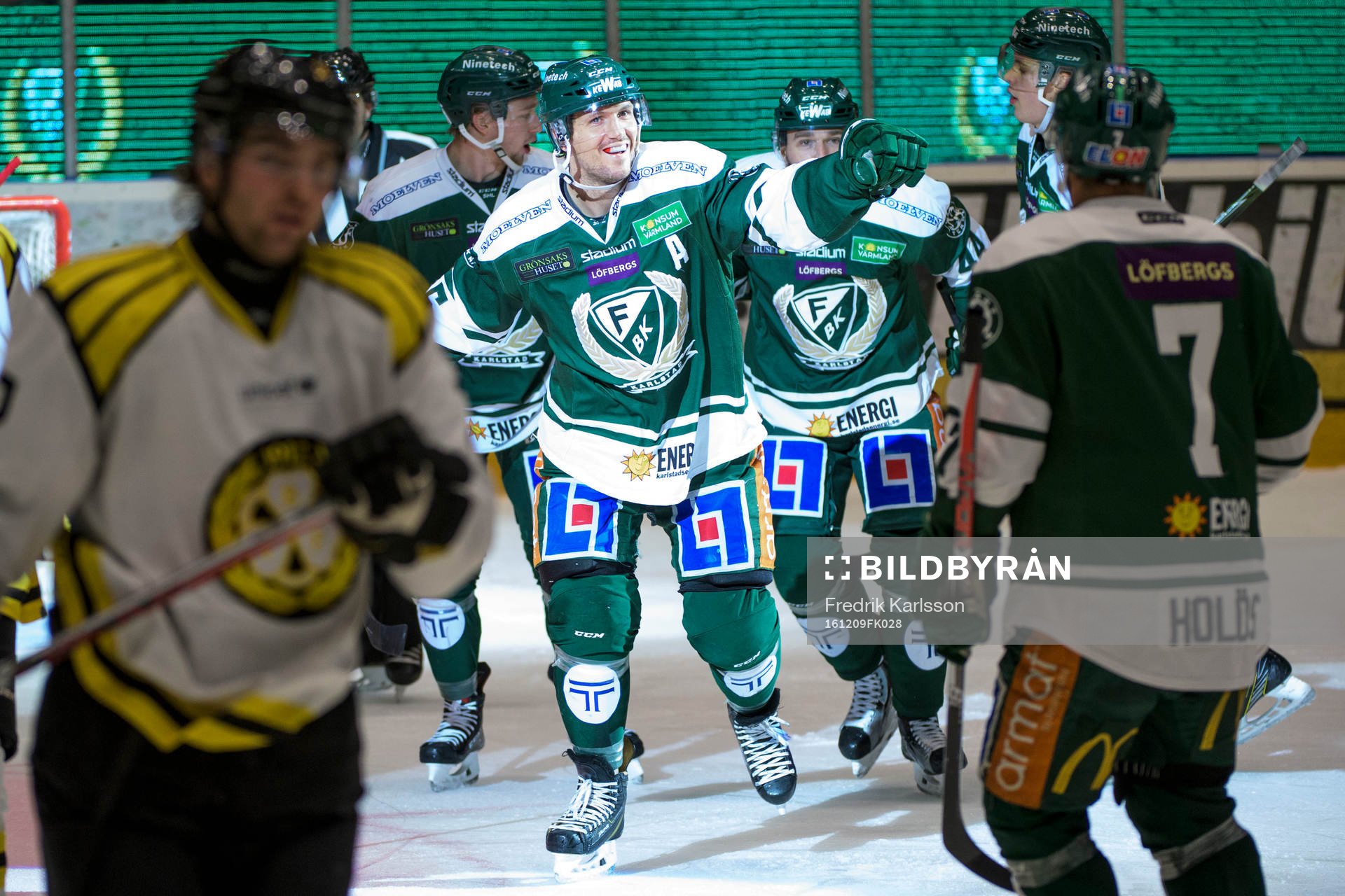 Färjestads Ole-Kristian Tollefsen jublar
