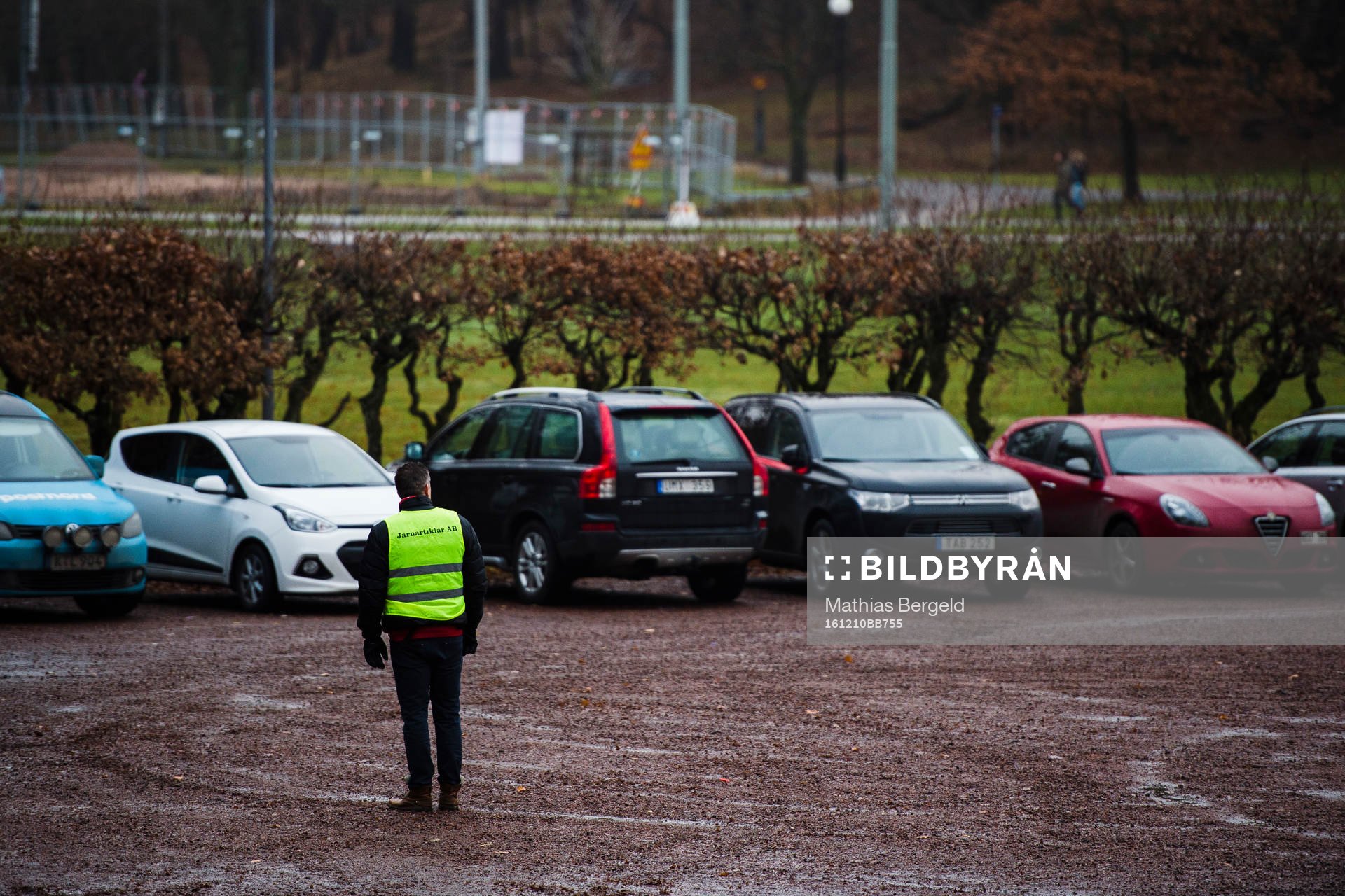En publikvärd på evenemangsparkeringen