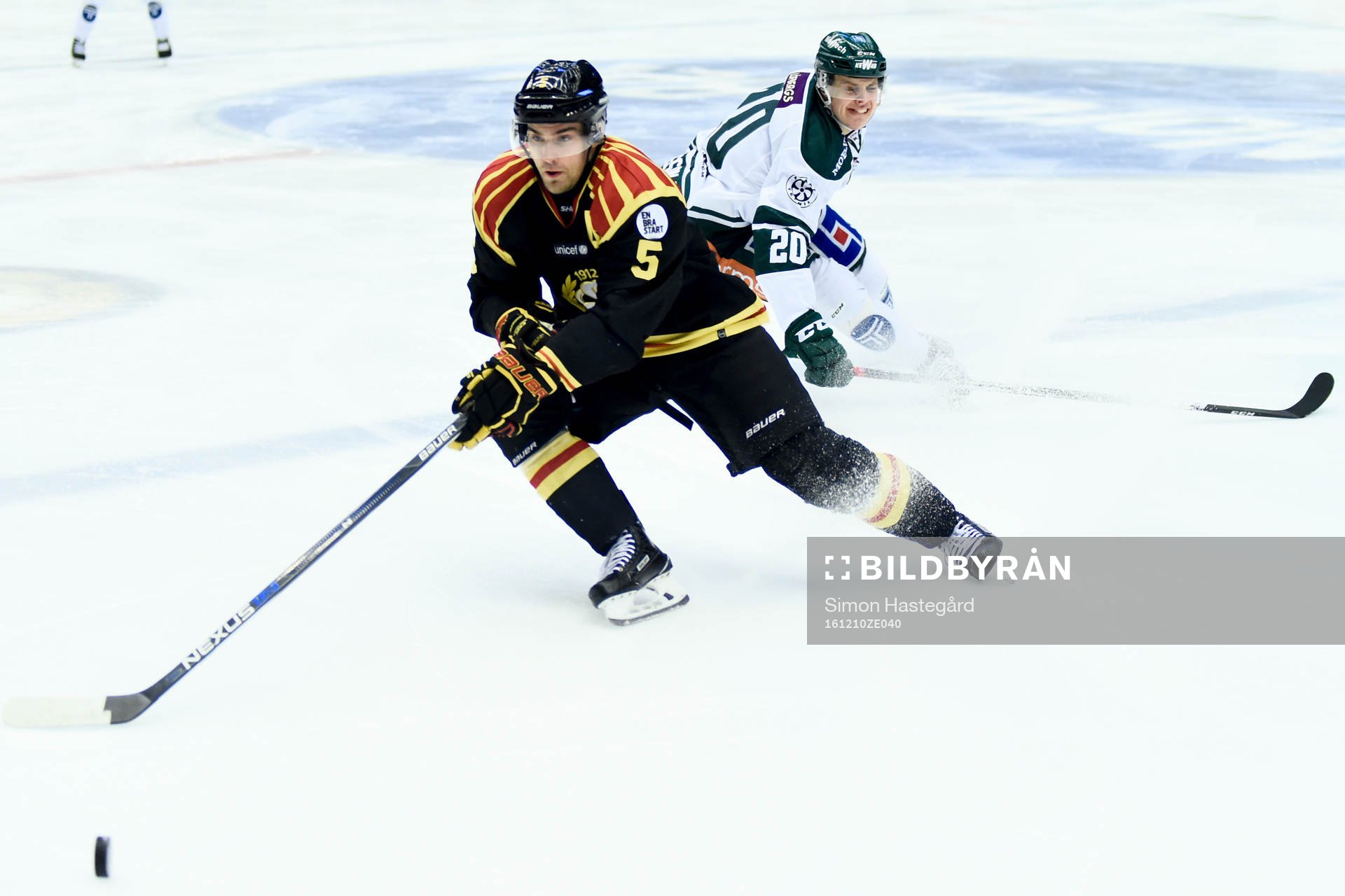 Brynäs Lukas Kilström och Färjestads Joel Eriksson Ek