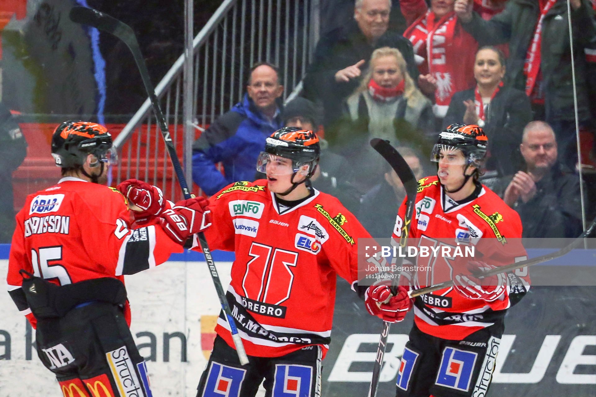 Örebros Glenn Gustafsson jublar