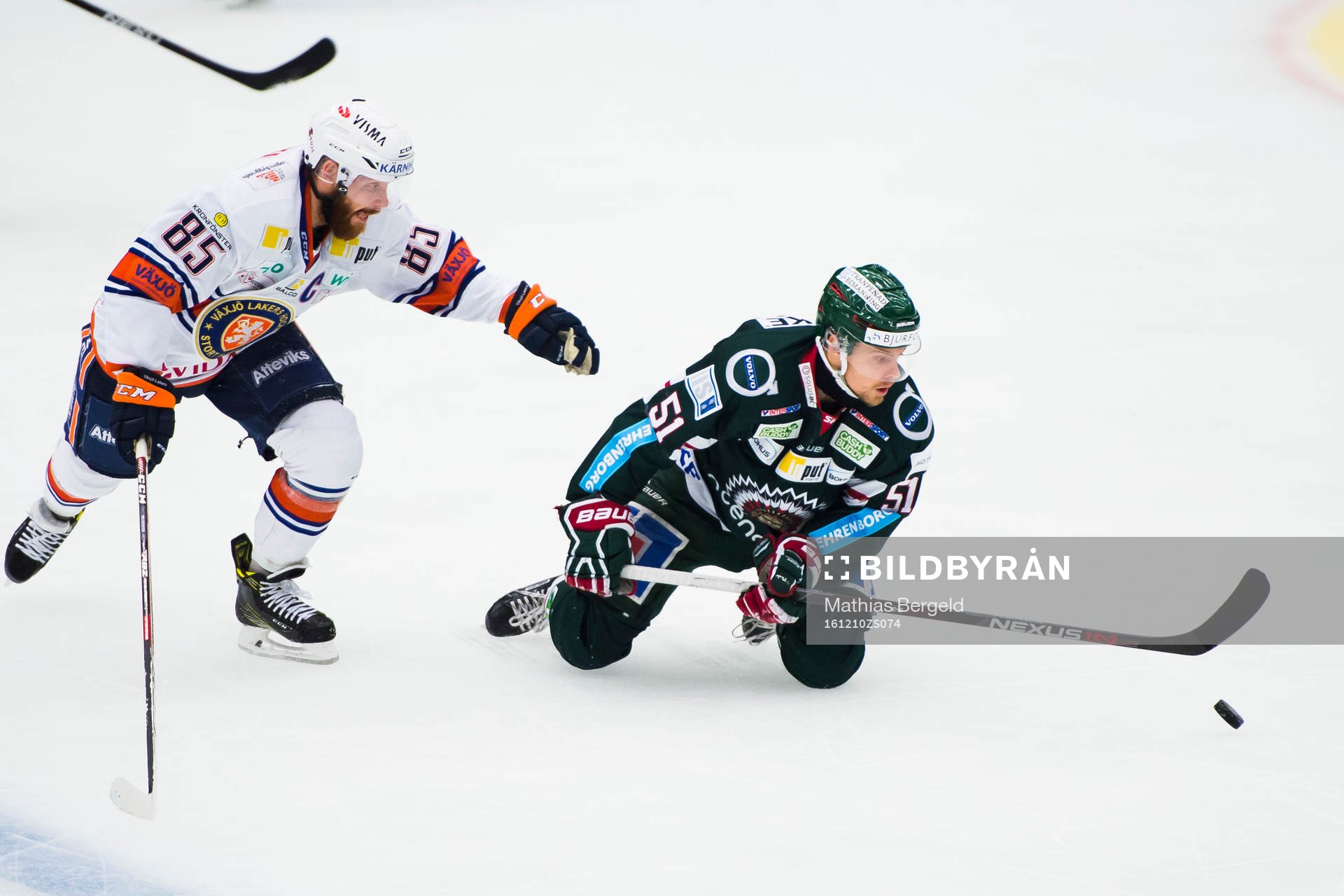 Växjös Liam Reddox och Frölundas Mats Rosseli Olsen i