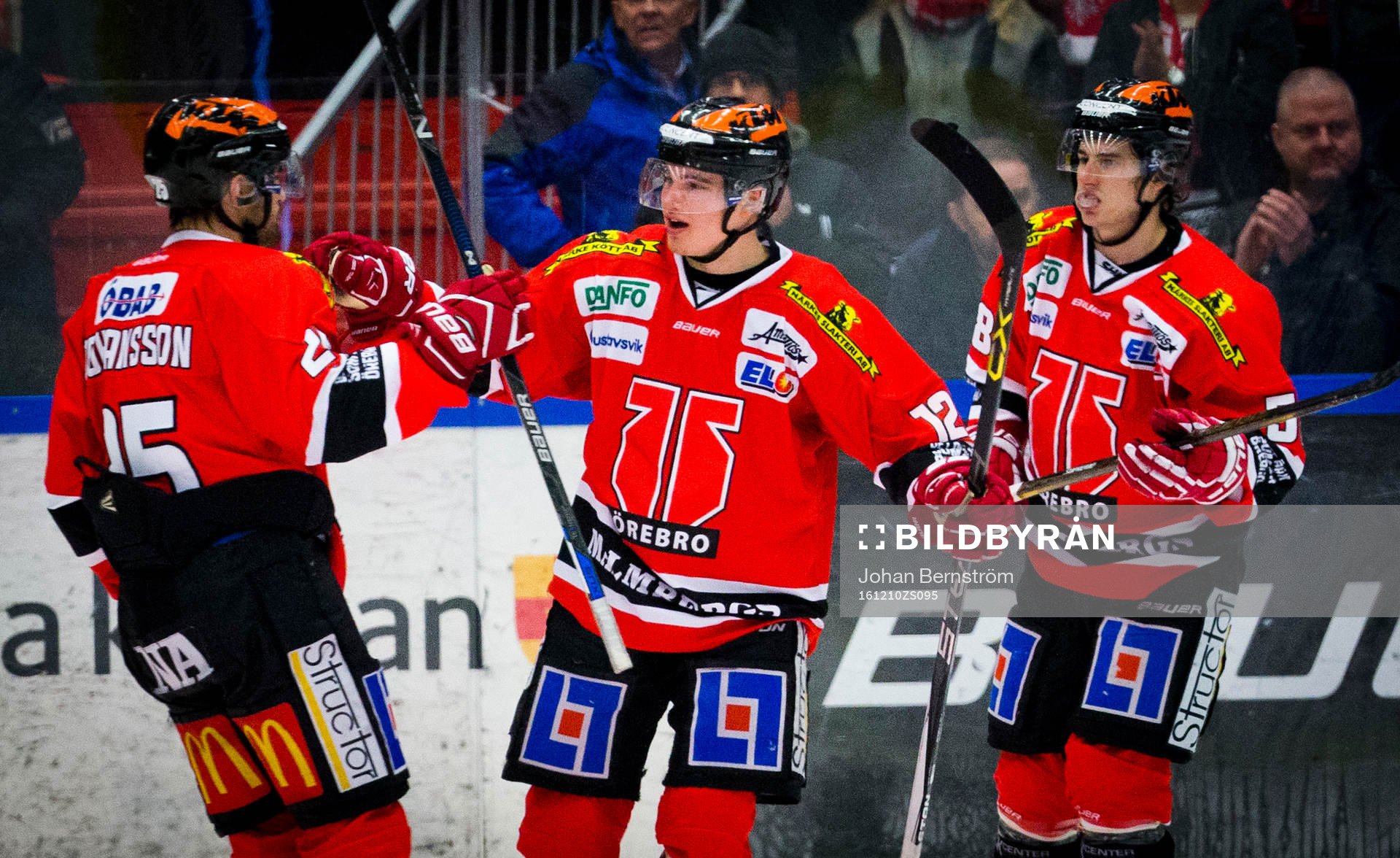 Örebros Glenn Gustafsson gör 2-3 med några minuter kvar