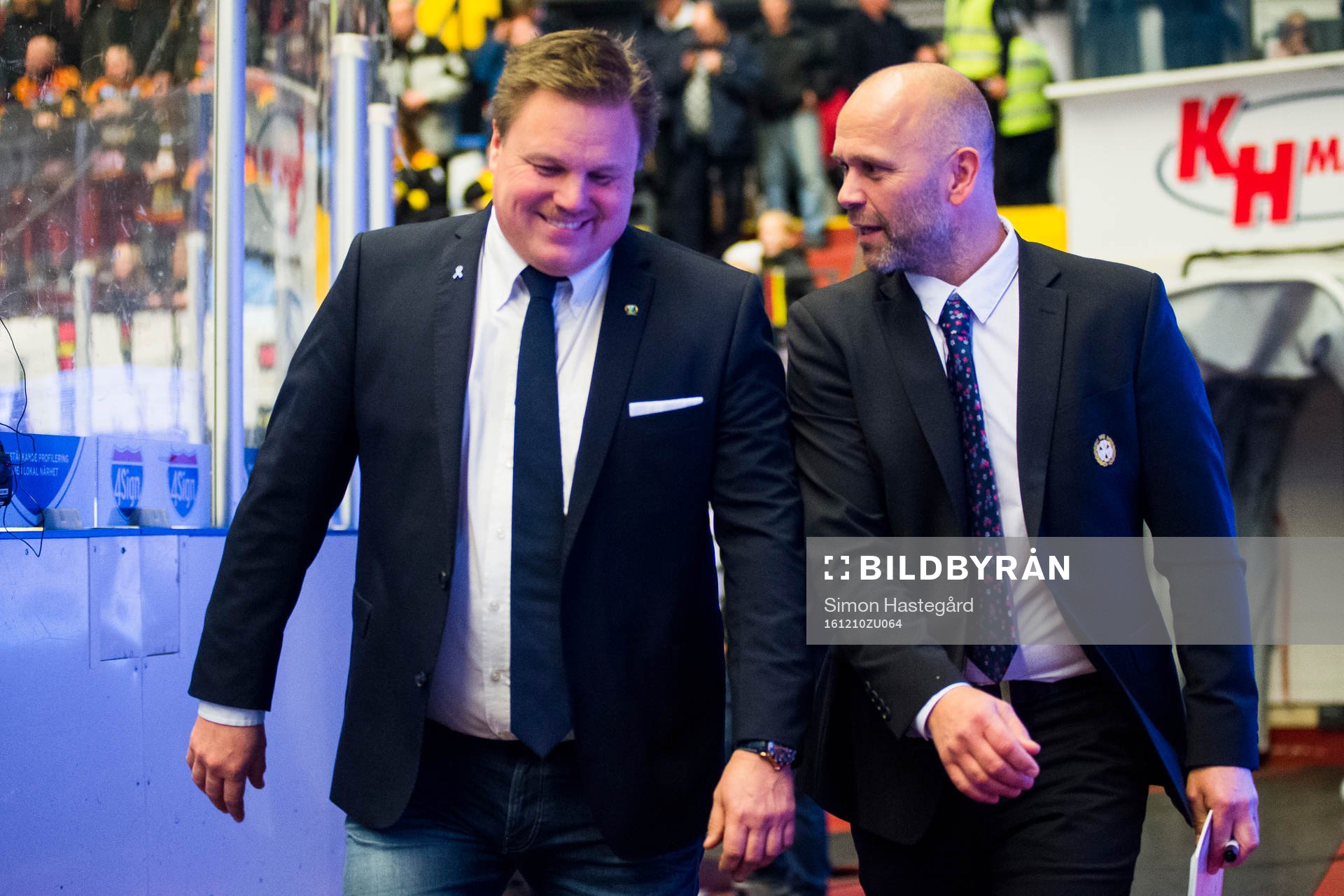 Färjestads Tränare Leif Carlsson och Brynäs assisterande
