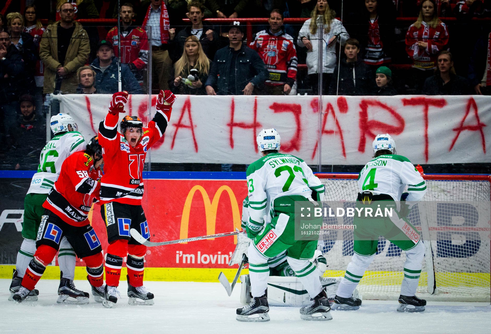 Örebros Glenn Gustafsson gör 2-3 med några minuter kvar