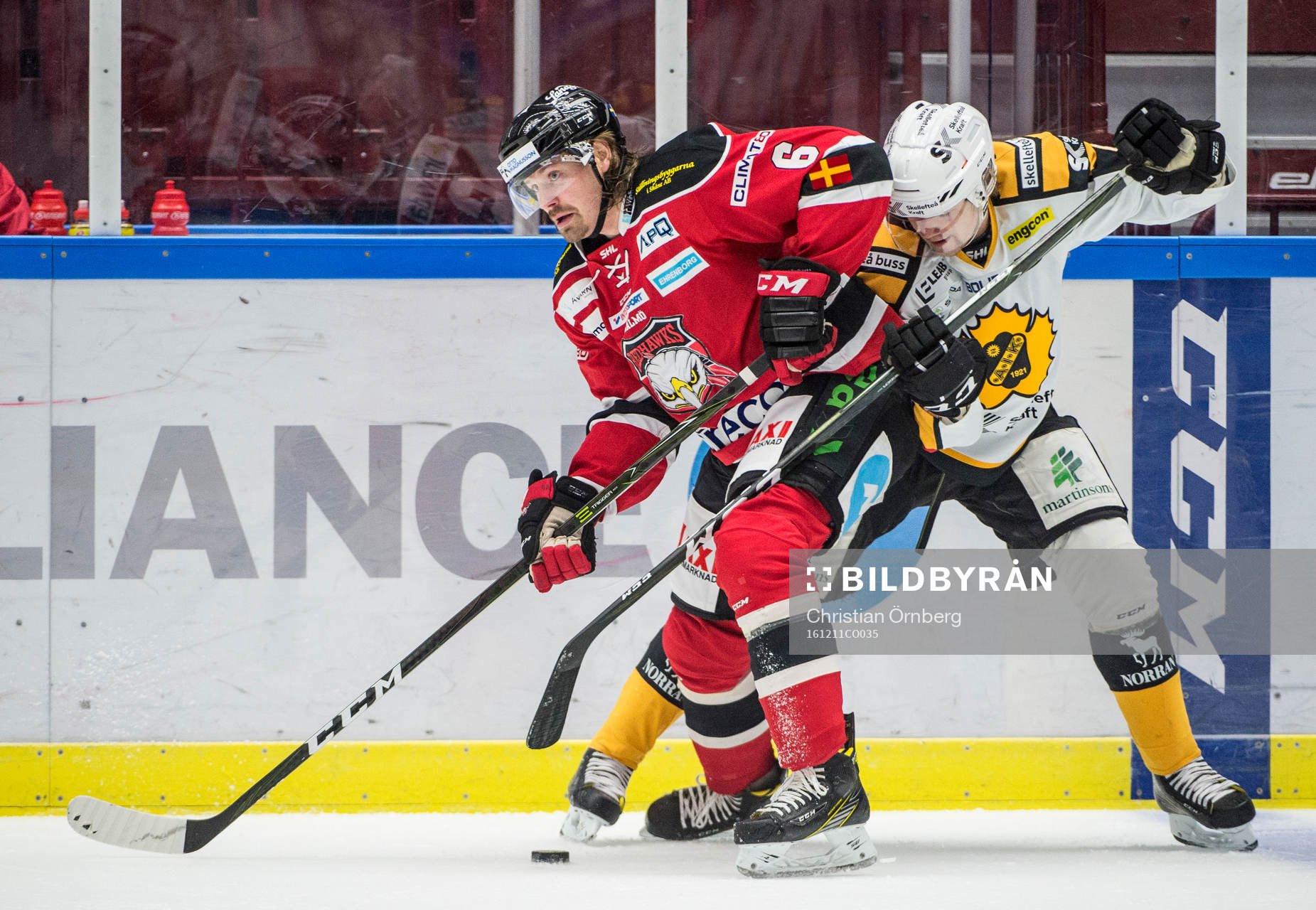 Malmö Redhawks Stefan Warg mot Skellefteås Filip Berglund