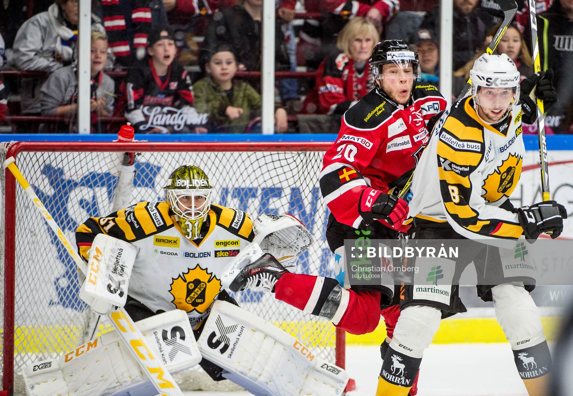 Malmö Redhawks Erik Forssell mot Skellefteås målvakt