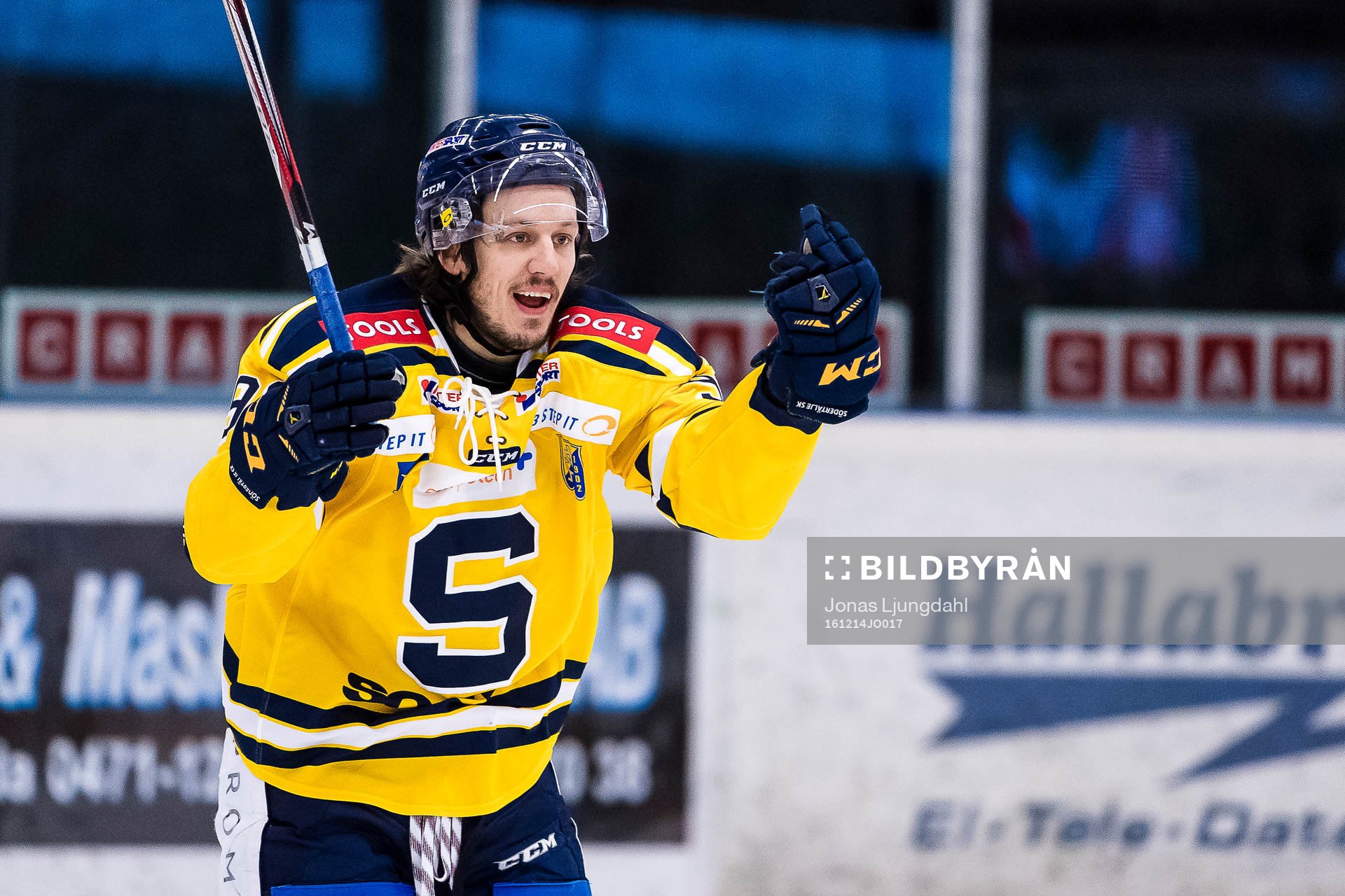 Södertäljes Jonas Westerling jublar