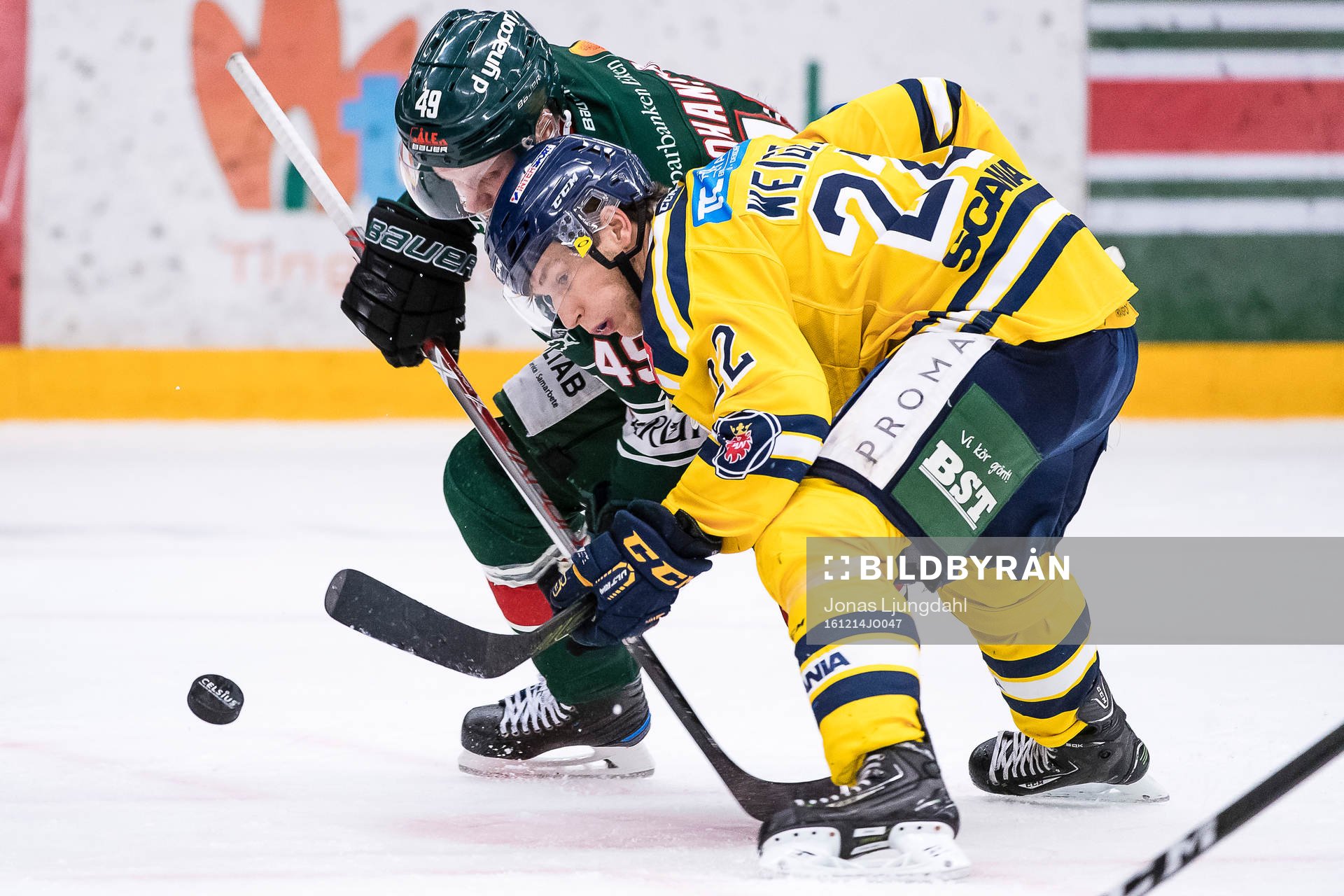 Tek mellan Tingsryds Niklas Johansson och Södertäljes