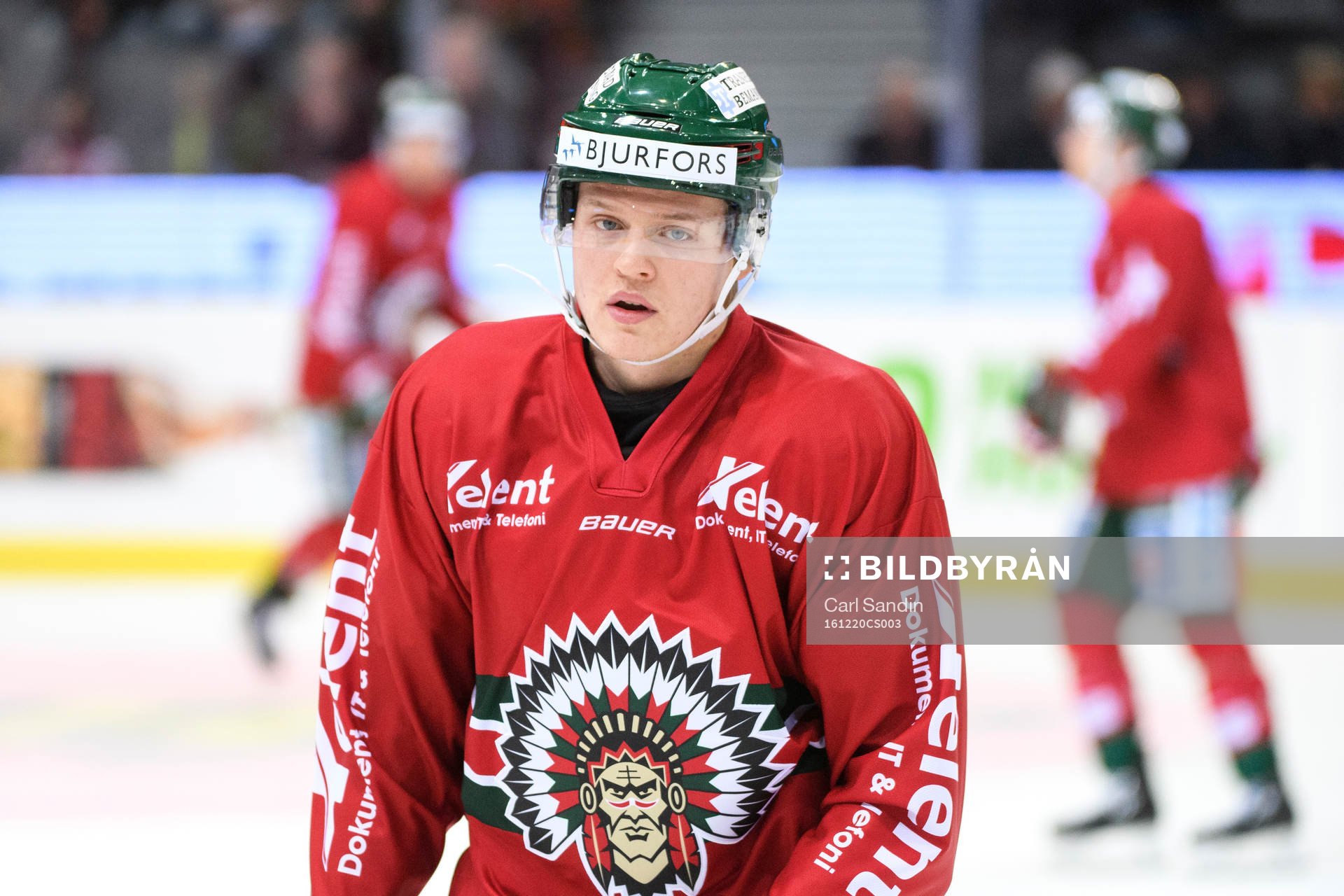 Frölundas Johannes Johannessen värmer upp innan