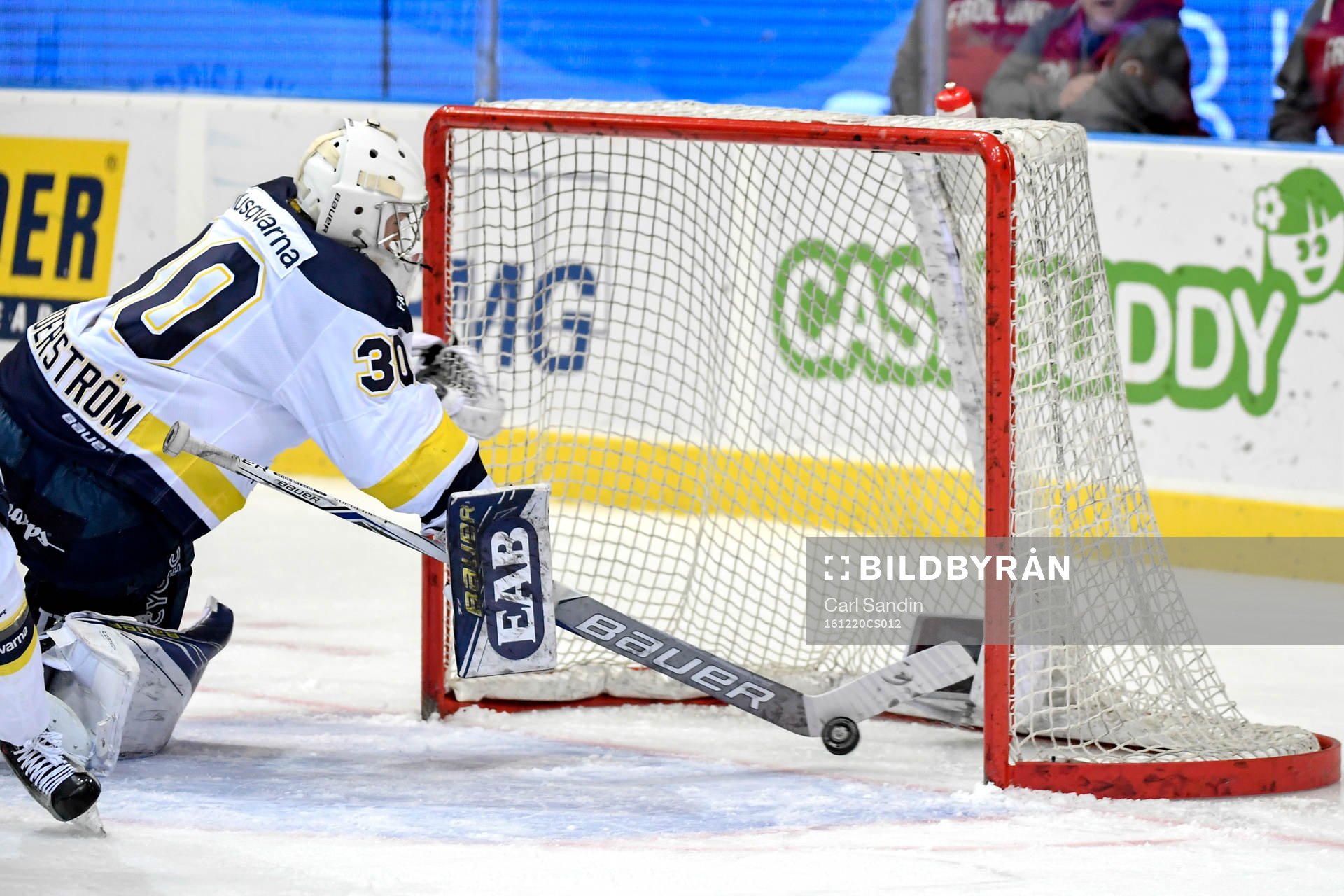 s målvakt Linus Söderström släpper in 1-0