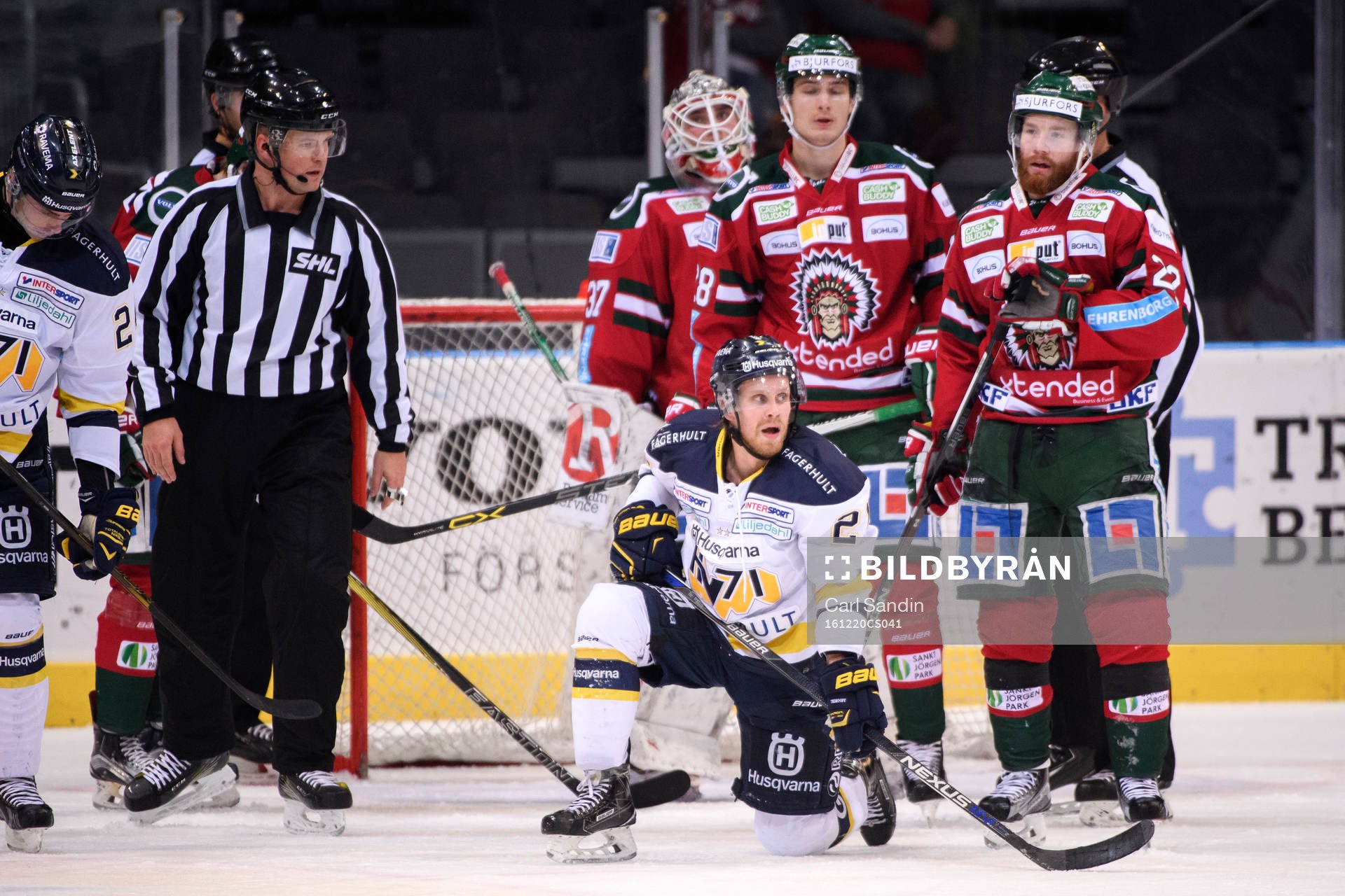 s Mattias Tedenby deppar framför Frölundas mål