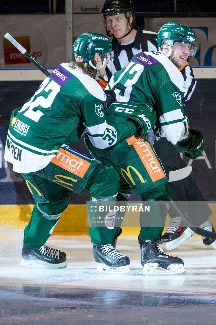 Färjestads Linus Persson jublar