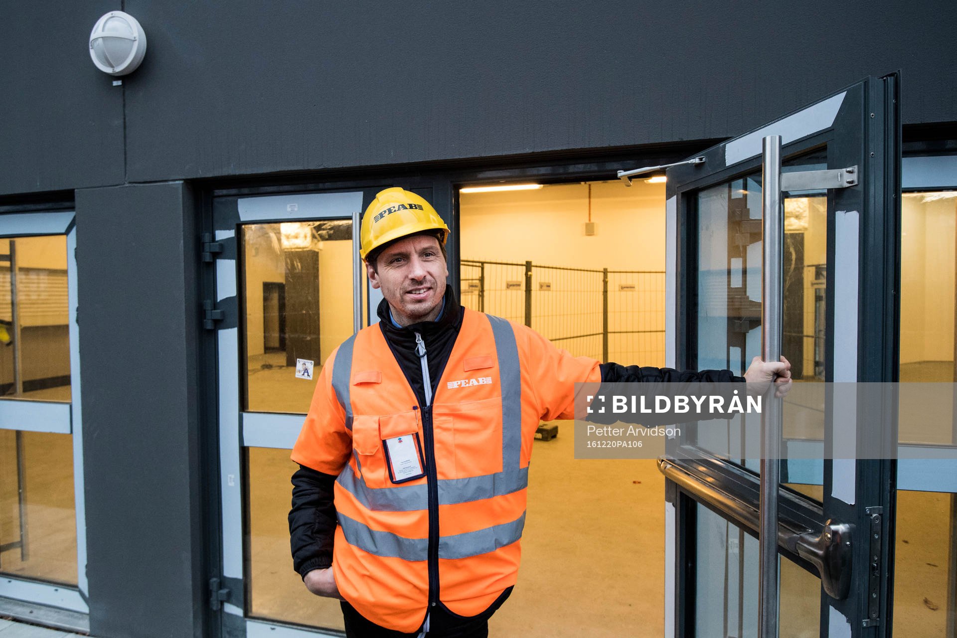 Helsingborg IFs arrangemangsansvarig Frederik Ericsson visar runt under en rundvandring där ombyggnationen av Olympia visas upp den 20 december 2016 i Helsingborg.