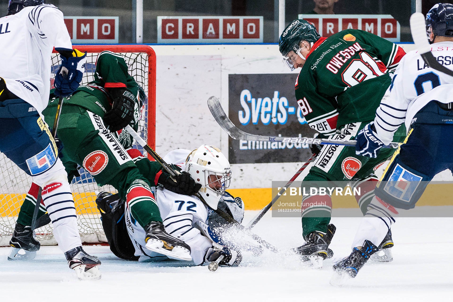 Tingsryds Filip Owesson oroar framför Karlskogas målvakt