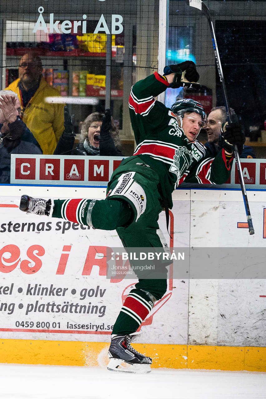 Tingsryds Oscar Holst jublar