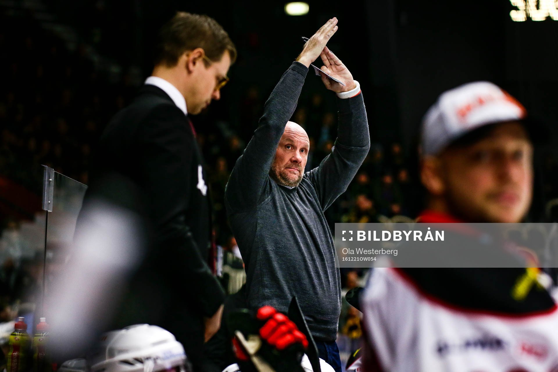 Malmö Redhawks tränare Peter Andersson tar timeout