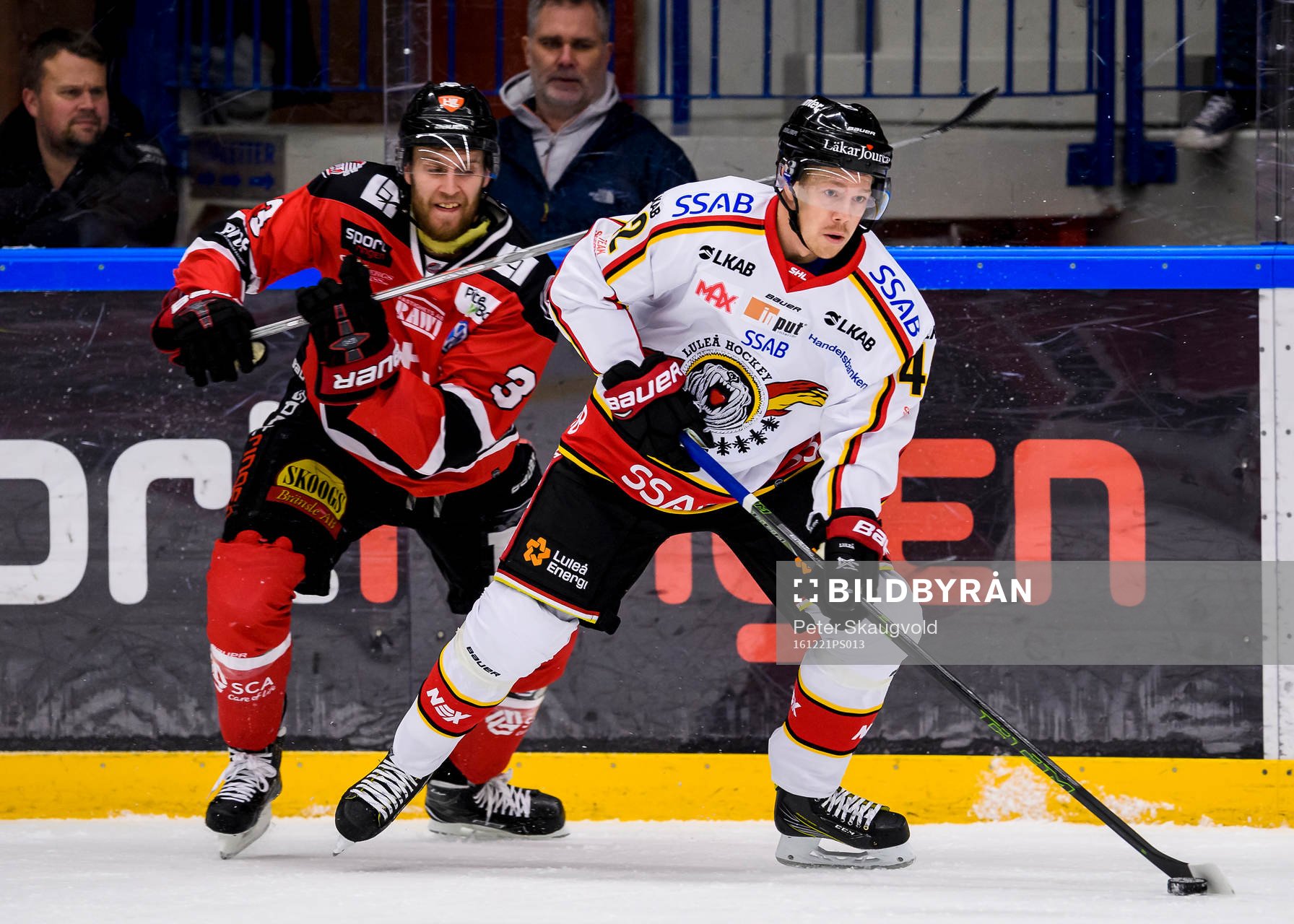 Luleås Joakim Hilding med pucken