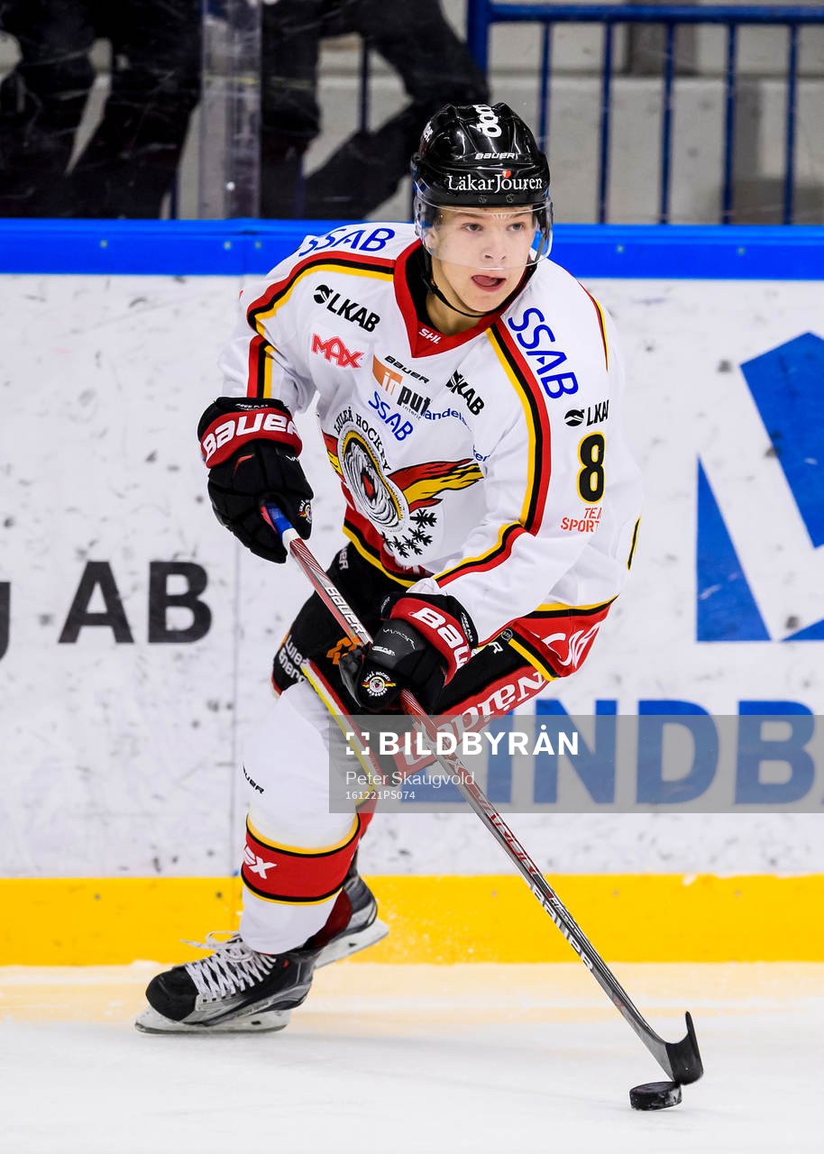 Luleås Kim Johansson med pucken